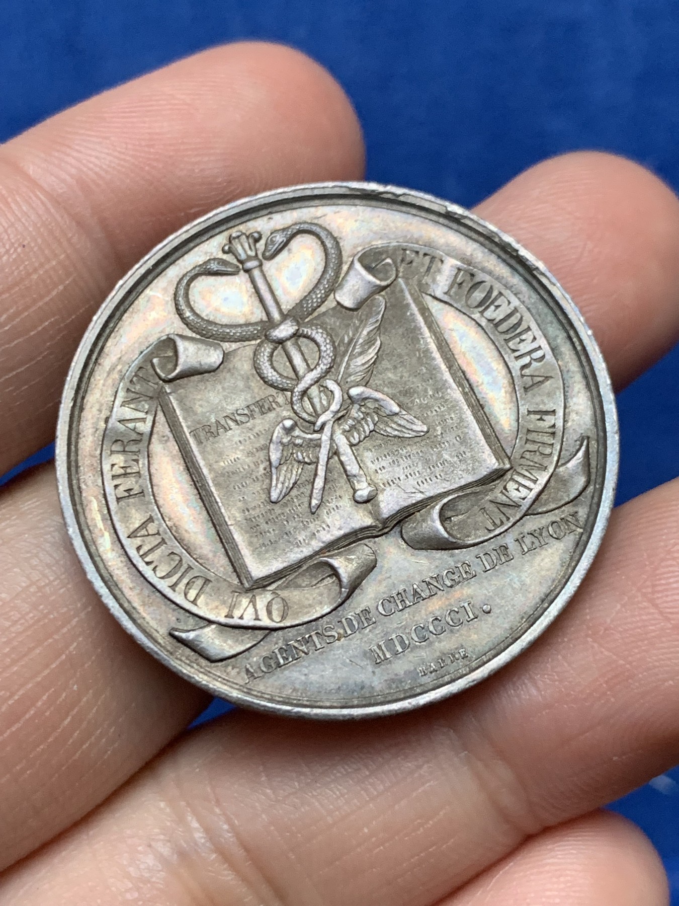 《竞宝斋》第262场-周日，周一，周二 3场连拍 (全场包邮) 法国里昂市经纪人银章，21.58g，35.6mm，手指边铭