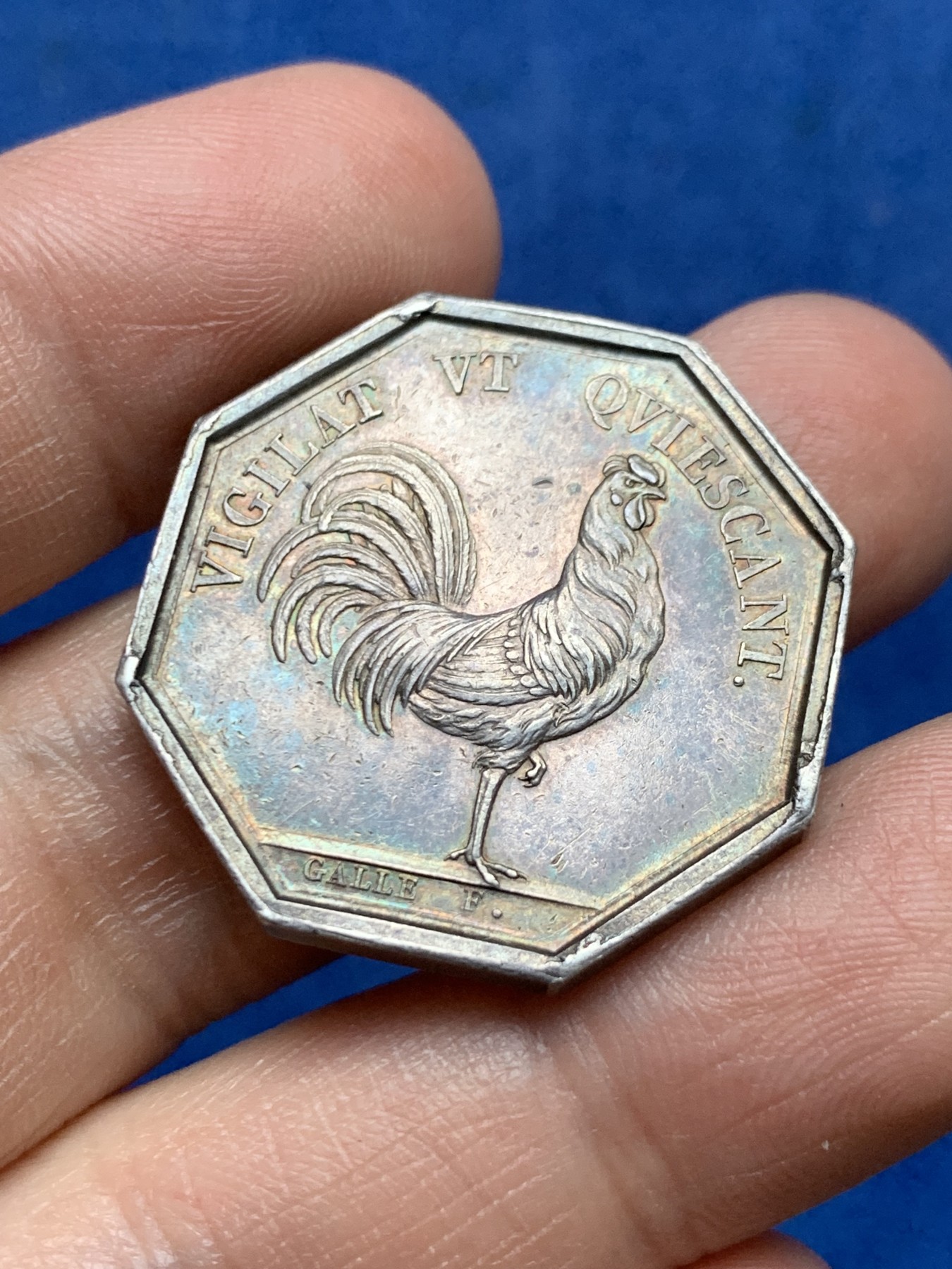 《竞宝斋》第262场-周日，周一，周二 3场连拍 (全场包邮) 法国警察和宪兵银质八角代币，“警惕的公鸡” 14.38g，29.8mm，早期无边铭