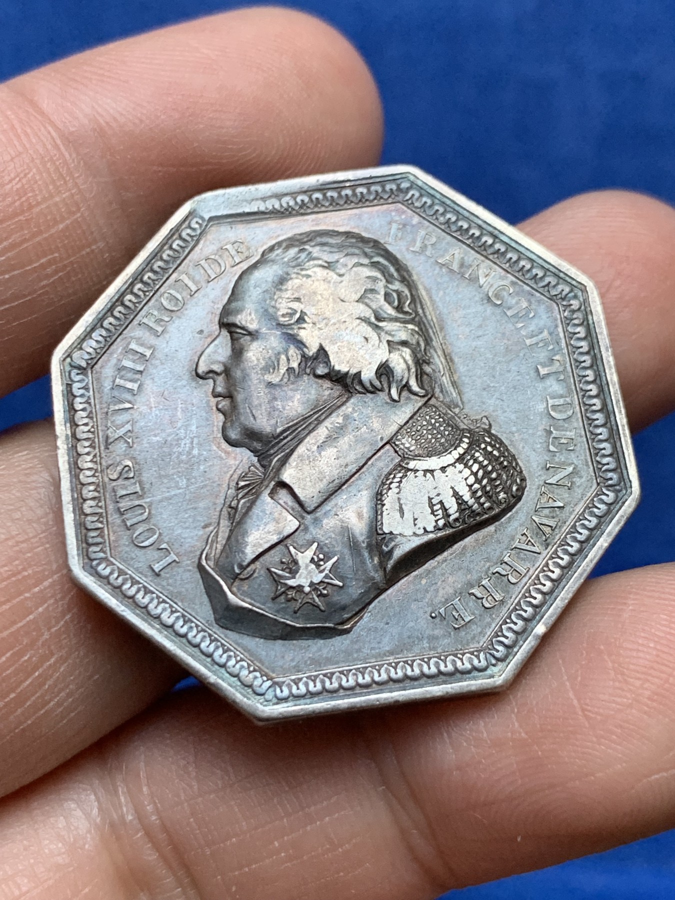 《竞宝斋》第262场-周日，周一，周二 3场连拍 (全场包邮) 法国八角银章，巴黎商事法庭获得路易十八的批准，20.20g，35.4mm，早期无边铭