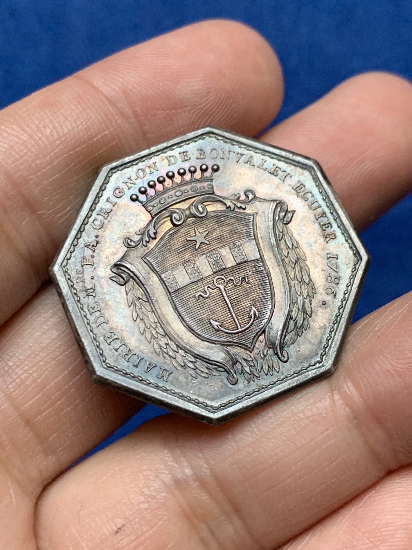 《竞宝斋》第262场-周日，周一，周二 3场连拍 (全场包邮) 法国1786年奥尔良市政厅八角银章，13.7g，32.2mm，早期无边铭