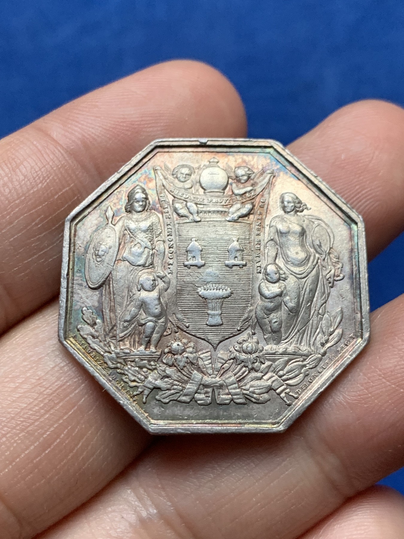 《竞宝斋》第262场-周日，周一，周二 3场连拍 (全场包邮) 法国经济互助人寿保险公司八角银章，15.83g，33.3mm，船首边铭