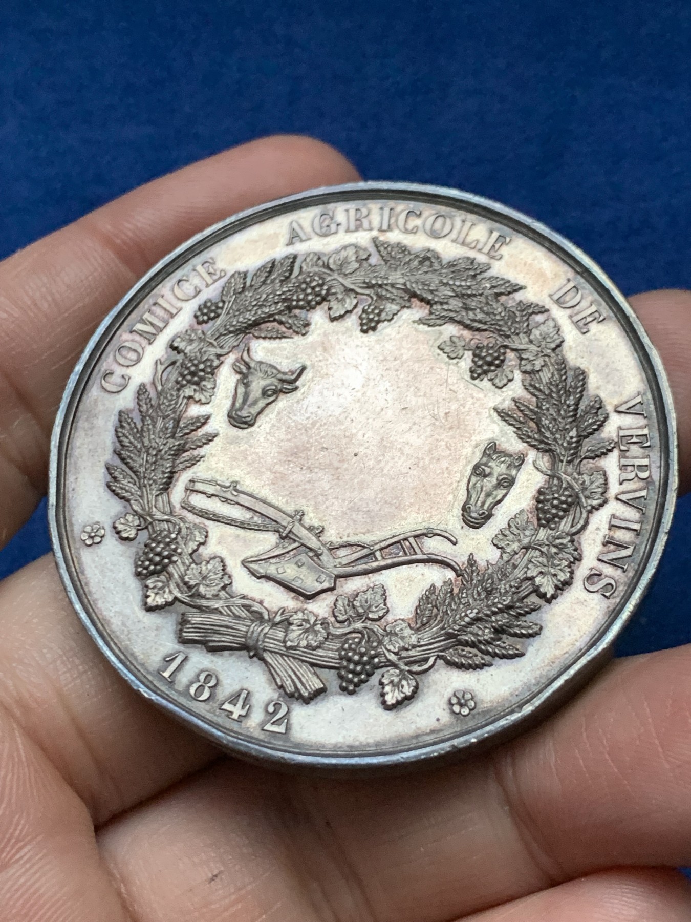 《竞宝斋》第262场-周日，周一，周二 3场连拍 (全场包邮) 法国农业展纪念银币，65.01g，50.2mm，1842-1845年船首边铭，带原盒，有轻磕