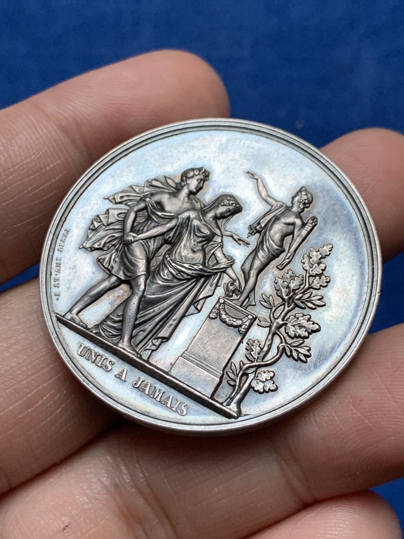 《竞宝斋》第262场-周日，周一，周二 3场连拍 (全场包邮) 法国爱情与婚姻纪念银章，24.72g，39.4mm，蜜蜂边铭