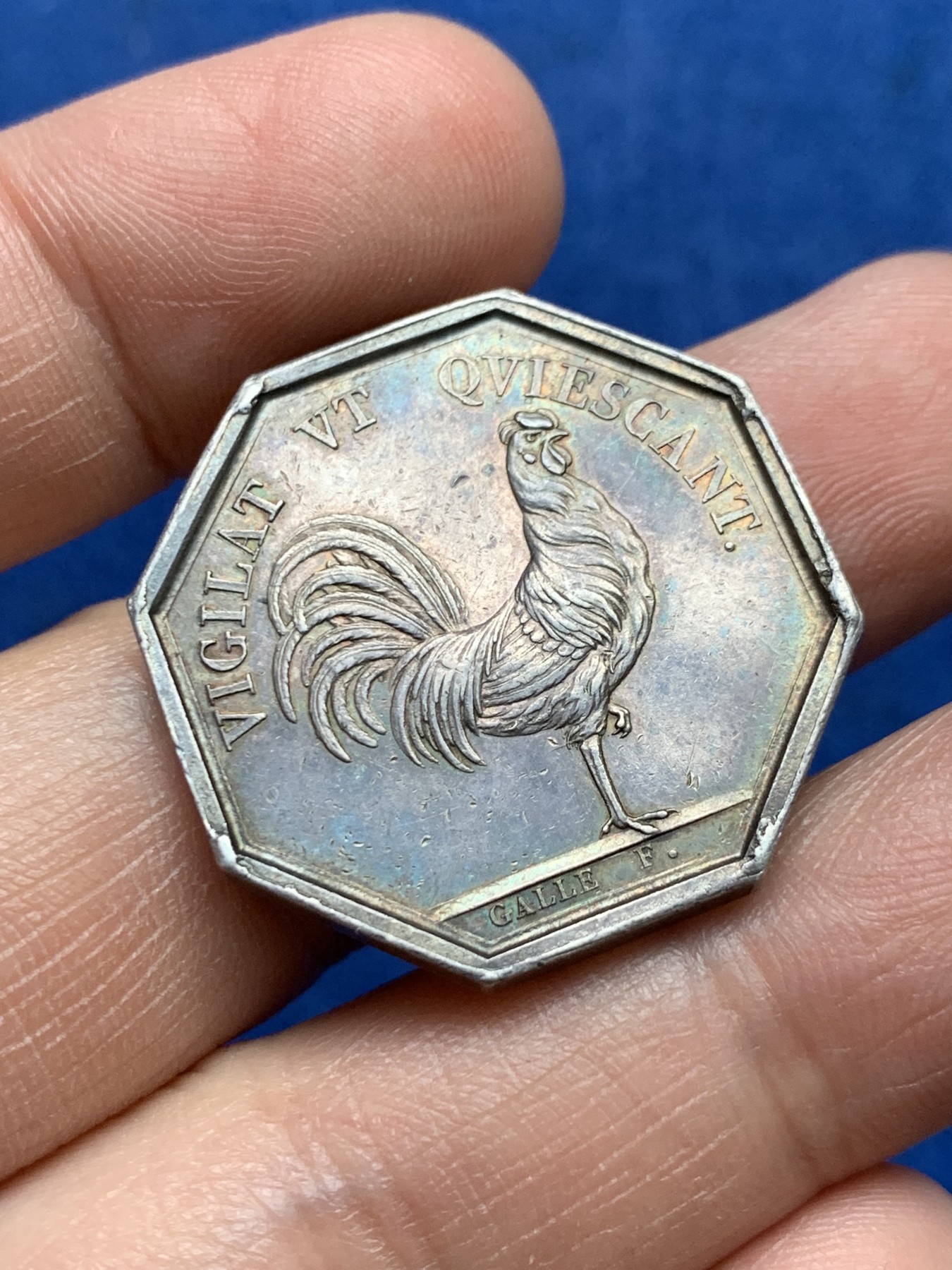 《竞宝斋》第262场-周日，周一，周二 3场连拍 (全场包邮) 法国警察和宪兵银质八角代币，“警惕的公鸡” 14.38g，29.8mm，早期无边铭