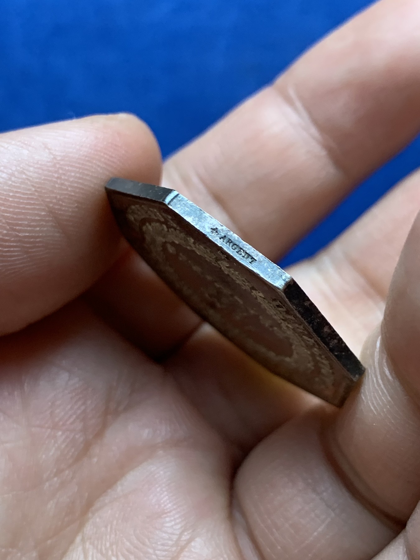 《竞宝斋》第262场-周日，周一，周二 3场连拍 (全场包邮) 法国帝国博物馆总局银质八角代币，13.69g，32.3mm，1860-1879蜜蜂边铭