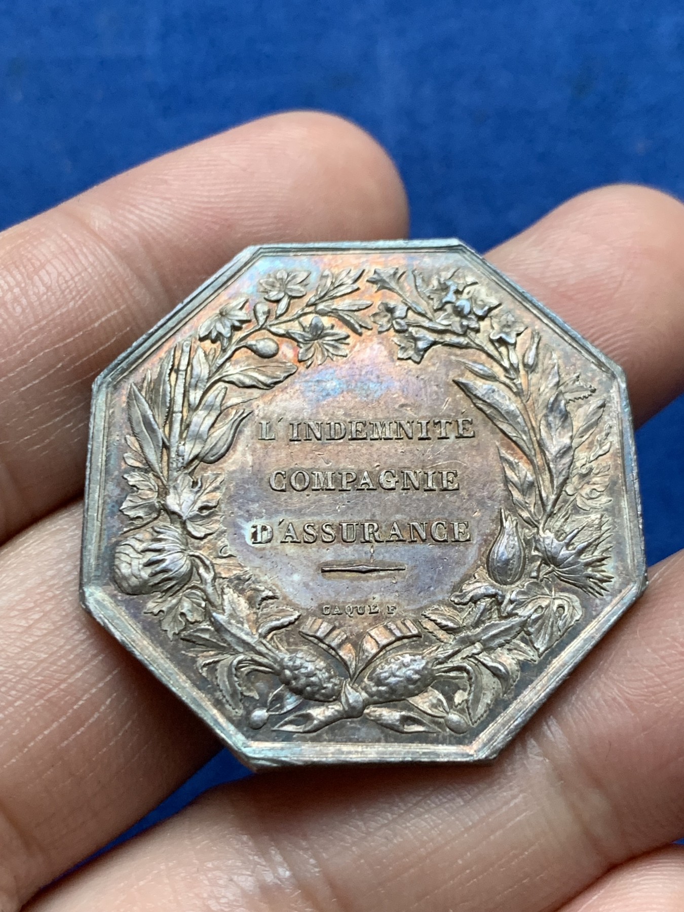 《竞宝斋》第262场-周日，周一，周二 3场连拍 (全场包邮) 法国海上火灾保险公司银质八角银质代币，21.09g，36.4mm，1842-1845年船首边铭