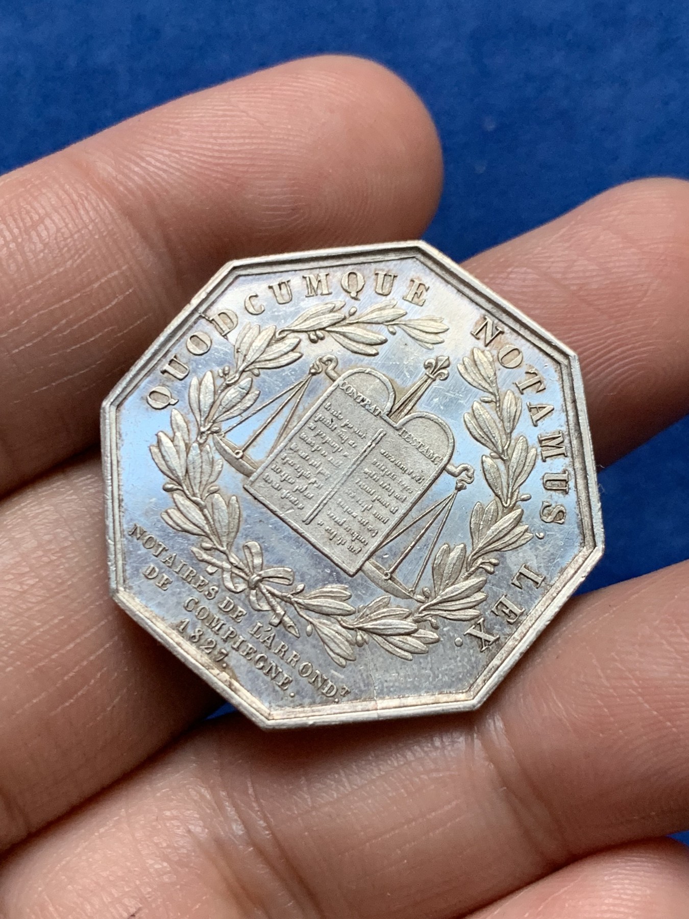 《竞宝斋》第262场-周日，周一，周二 3场连拍 (全场包邮) 法国八角银章，亚眠公证人，13.93g，31.5mm，1832年以前无边铭