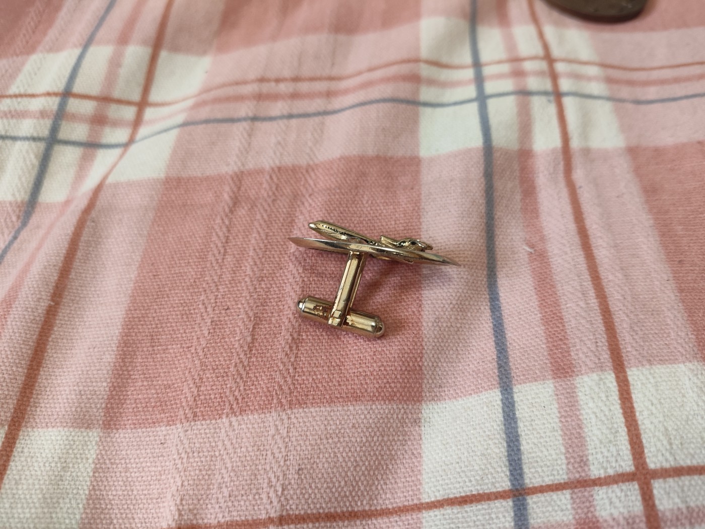 仁孝堂徽章红藏拍卖(第四场) 法国航空公司袖扣一只 鎏金 设计感很好