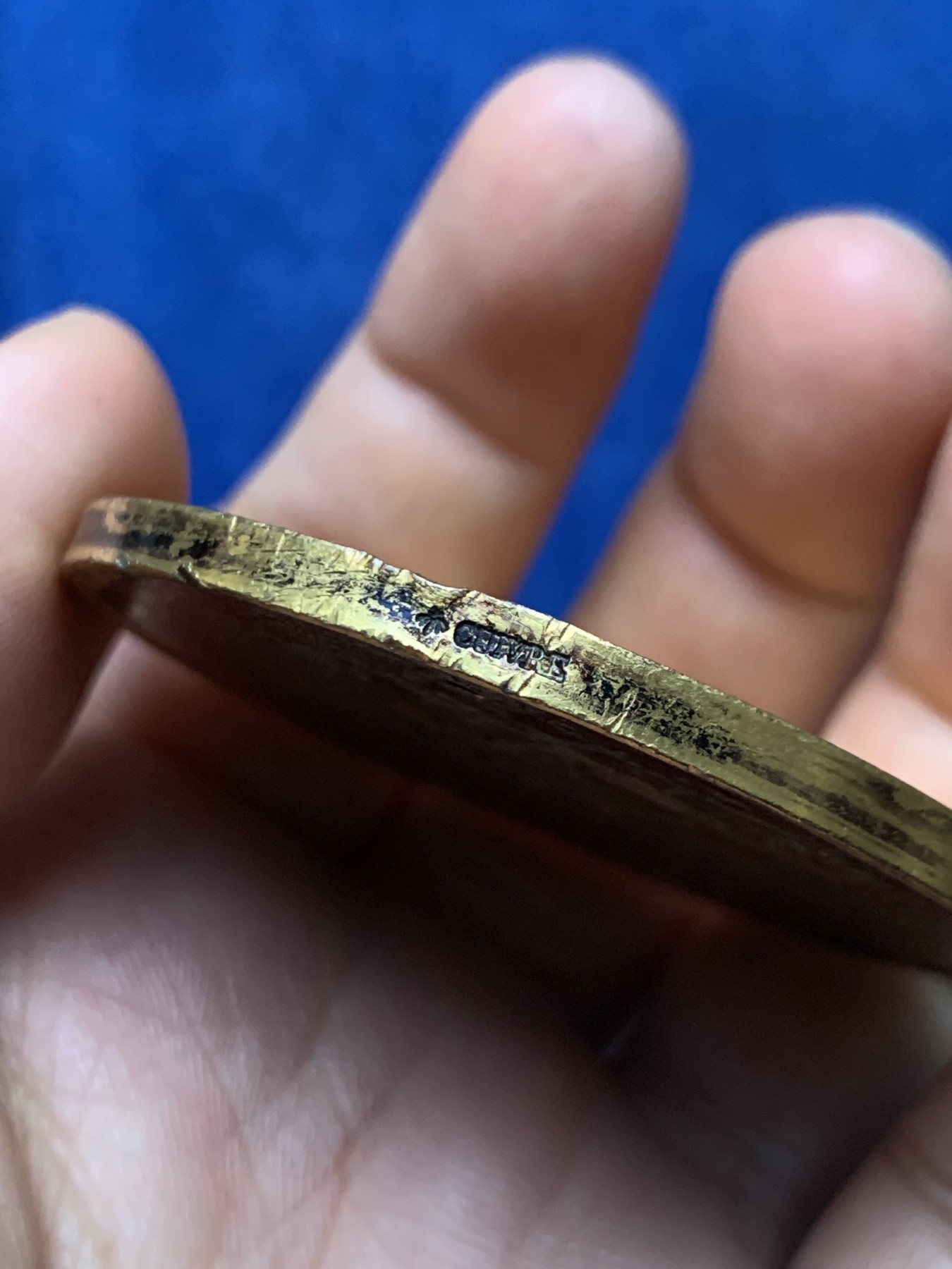 《竞宝斋》第262场-周日，周一，周二 3场连拍 (全场包邮) 法国路易十四鎏金单面铜章，77.35g，56.5mm，蜜蜂边铭+红铜铜标