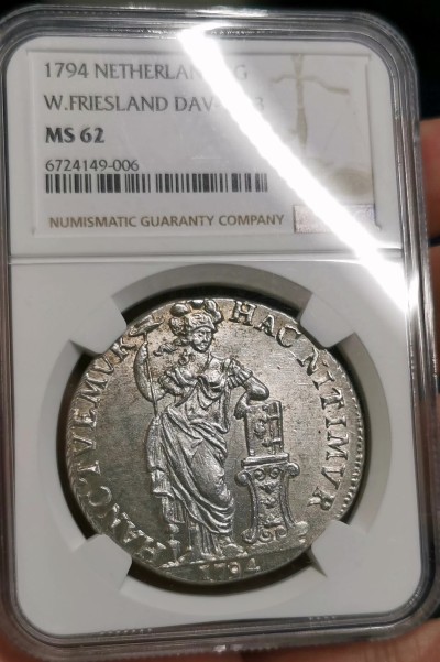 凡希社世界钱币微拍第二百六十六期 荐！1794联省共和国西弗里斯兰雅典娜3盾大银NGC-MS62，银光品，质感一流，系列关门年份！请参考视频。