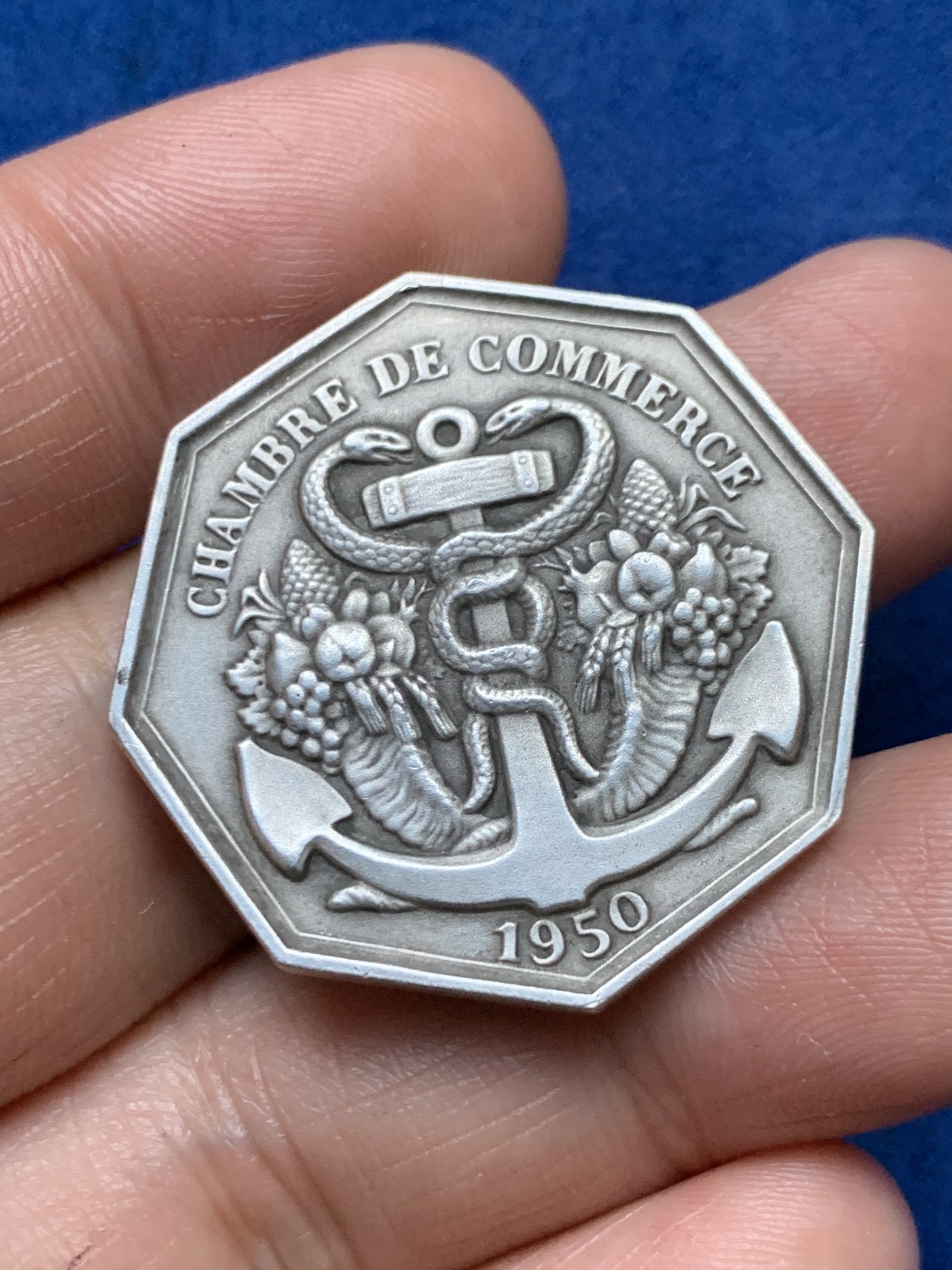 《竞宝斋》第262场-周日，周一，周二 3场连拍 (全场包邮) 法国勒阿弗尔商会八角银章，16.60g，32.2mm，边铭：丰饶角1ARGENT