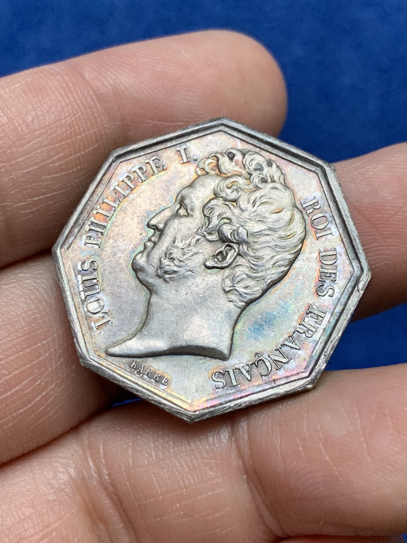 《竞宝斋》第262场-周日，周一，周二 3场连拍 (全场包邮) 法国1828年巴黎联合保险公司JETON银质八角，对边直径30.5毫米 重量12.34克，边铭：1832-1841年神灯