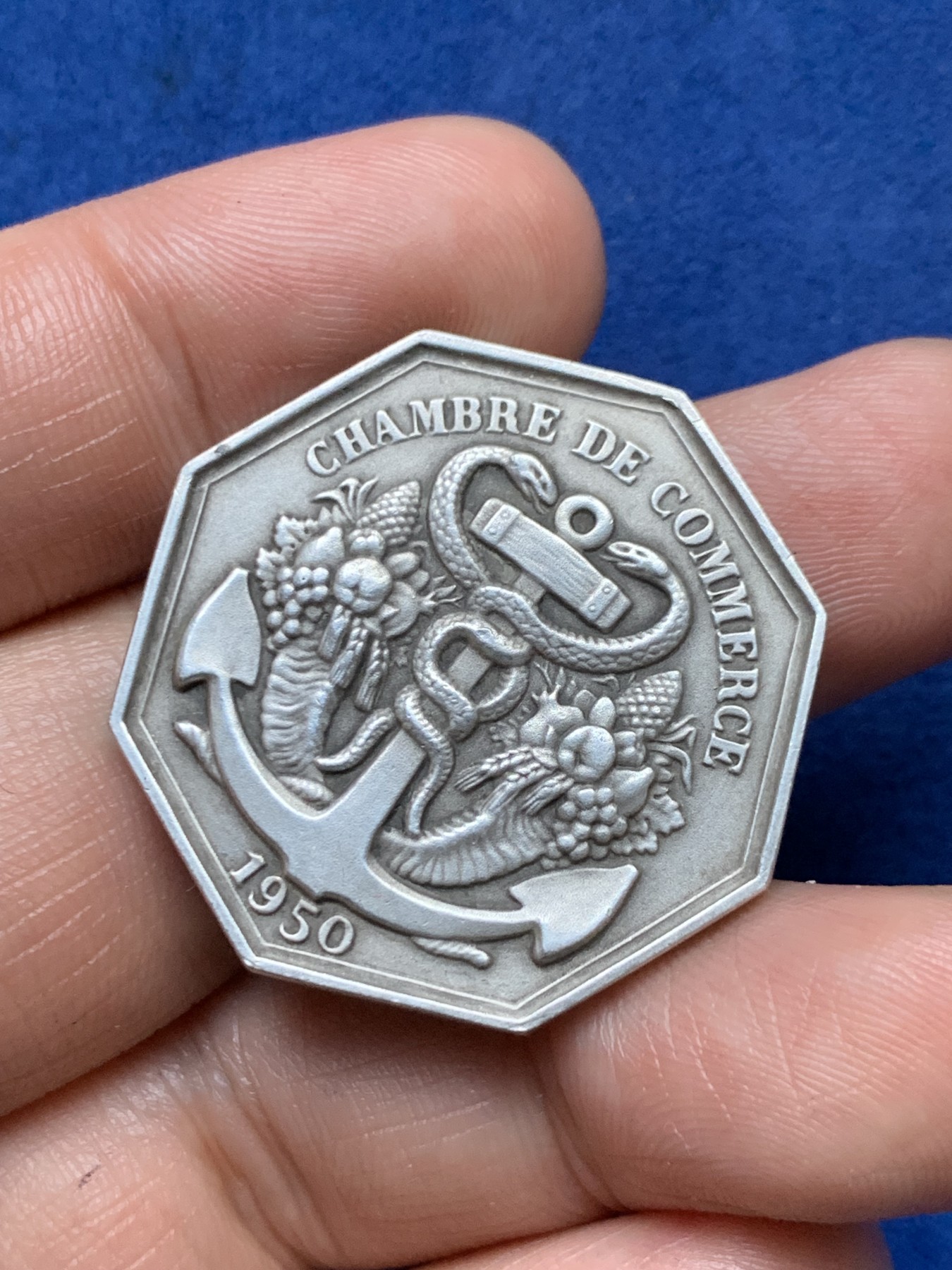 《竞宝斋》第262场-周日，周一，周二 3场连拍 (全场包邮) 法国勒阿弗尔商会八角银章，16.60g，32.2mm，边铭：丰饶角1ARGENT