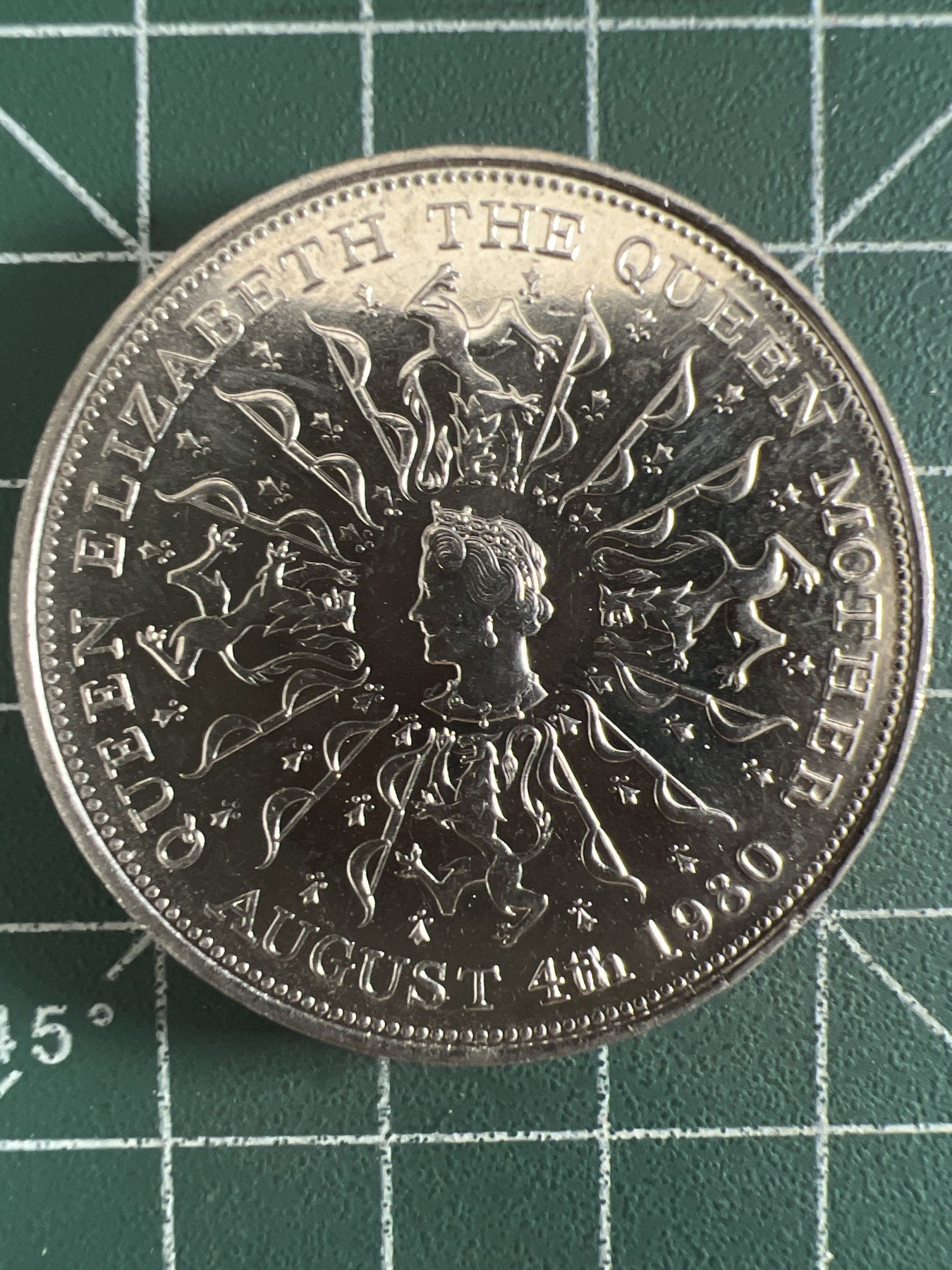 第584期 硬币专场 （无押金，捡漏，全场50包邮，偏远地区除外，接收代拍业务） 英国1980奶奶伊丽莎白皇太后克朗型纪念币