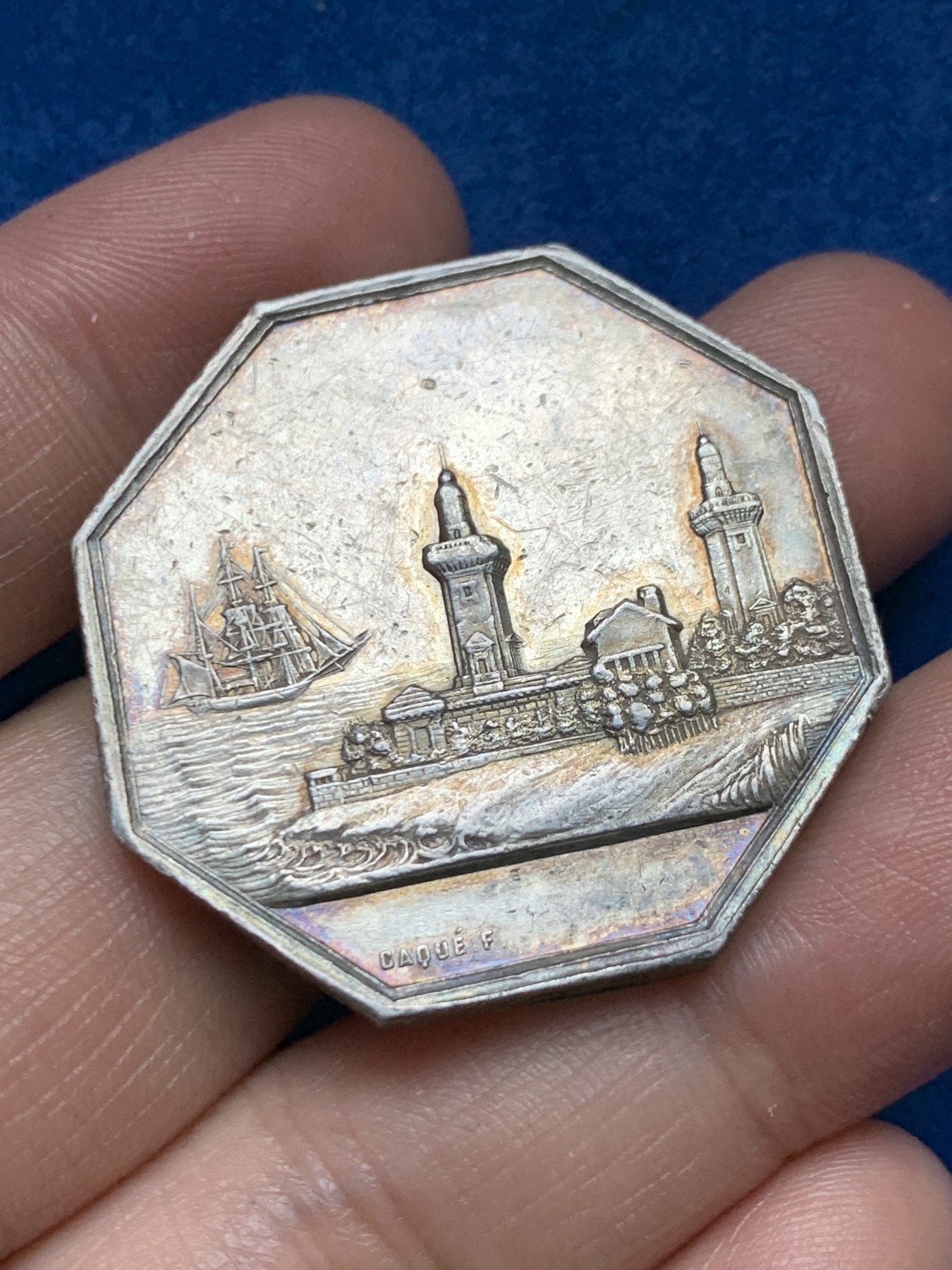 《竞宝斋》第262场-周日，周一，周二 3场连拍 (全场包邮) 法国勒阿弗尔海事保险公司八角银质代币，19.68g，36mm，手指边铭