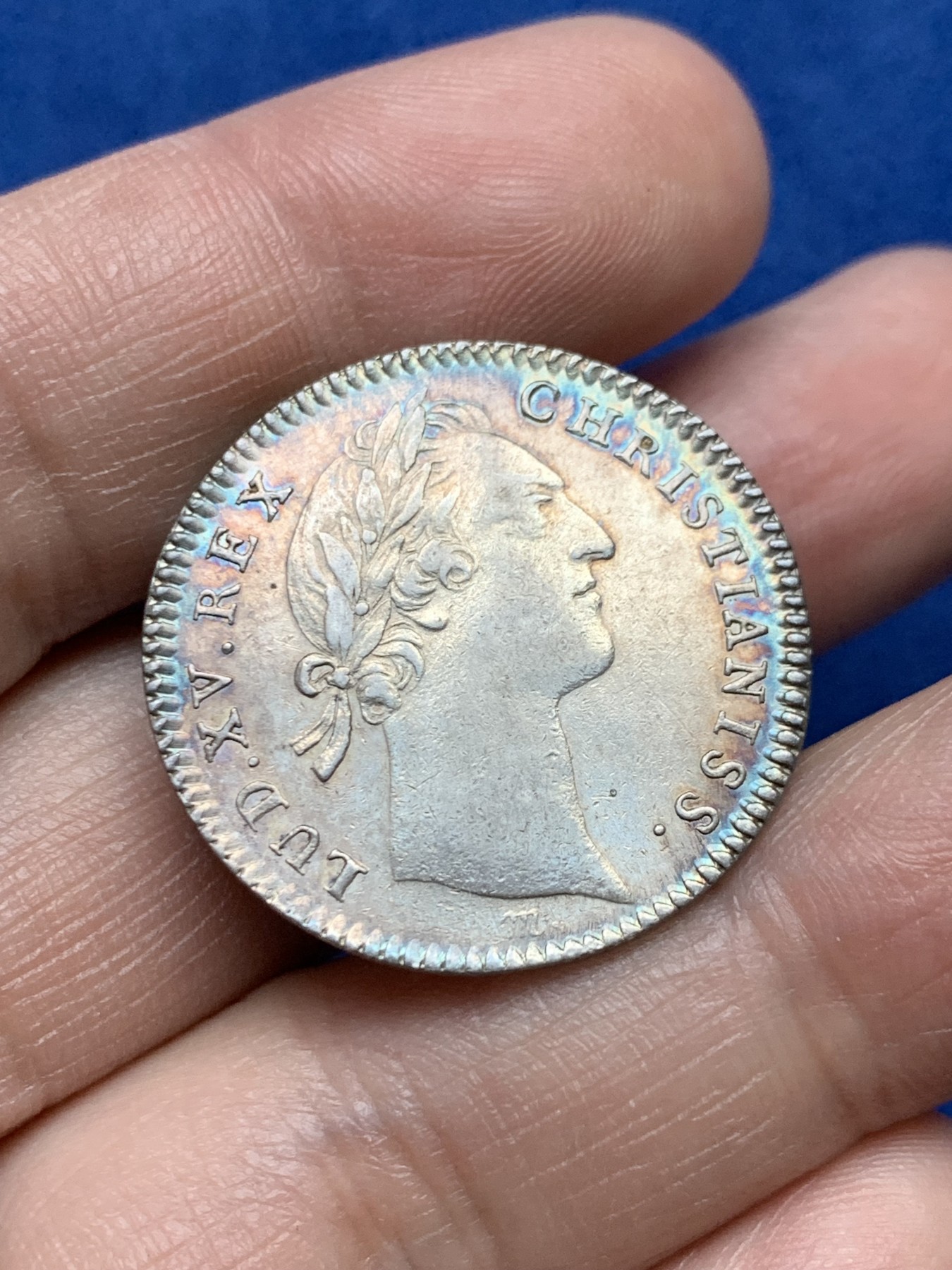 《竞宝斋》第262场-周日，周一，周二 3场连拍 (全场包邮) 法国1756年路易十五国王寝宫管理者商会银质代用币，基路伯吹着老橡树，7.34g，28.2mm