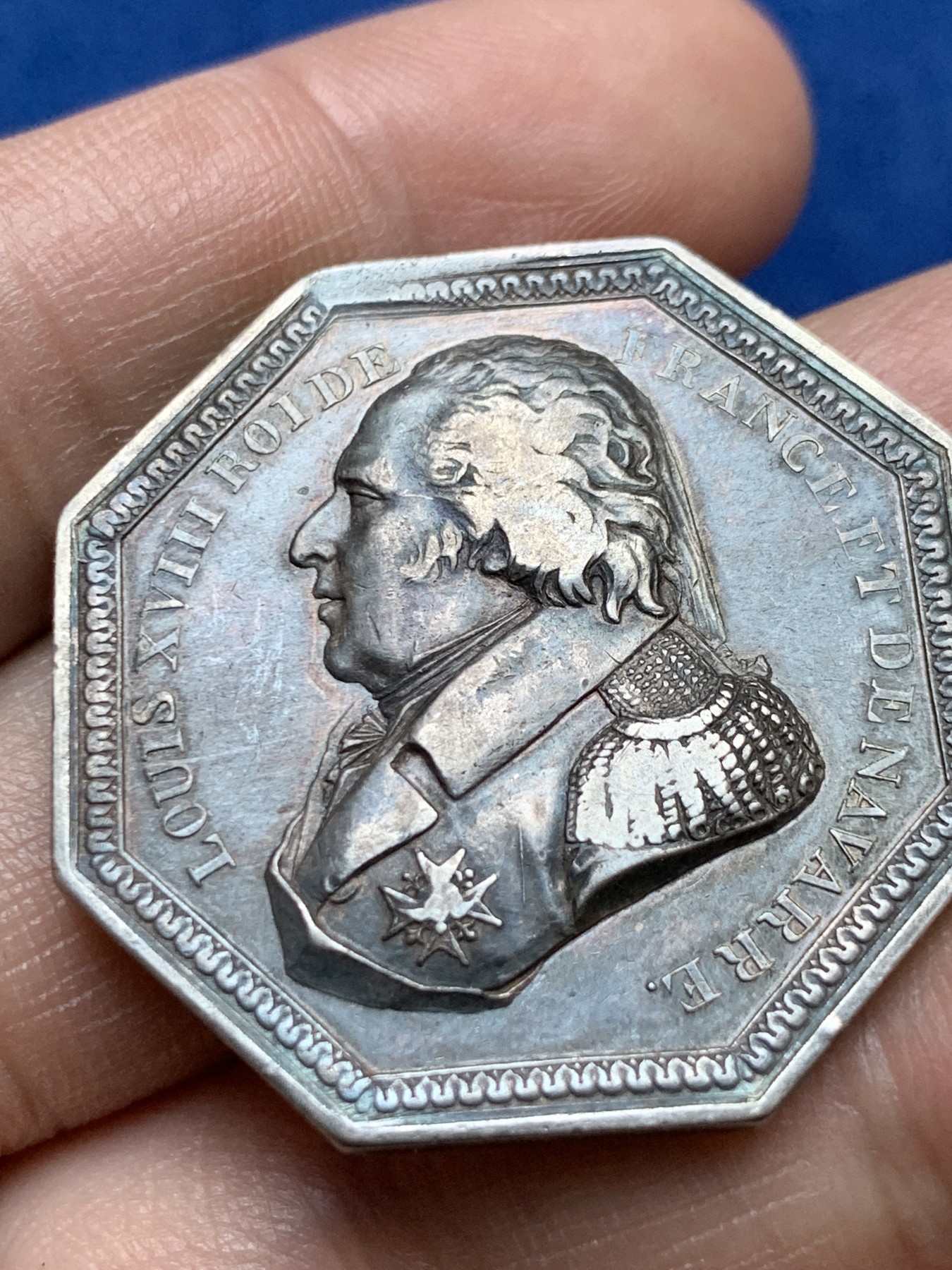 《竞宝斋》第262场-周日，周一，周二 3场连拍 (全场包邮) 法国八角银章，巴黎商事法庭获得路易十八的批准，20.20g，35.4mm，早期无边铭