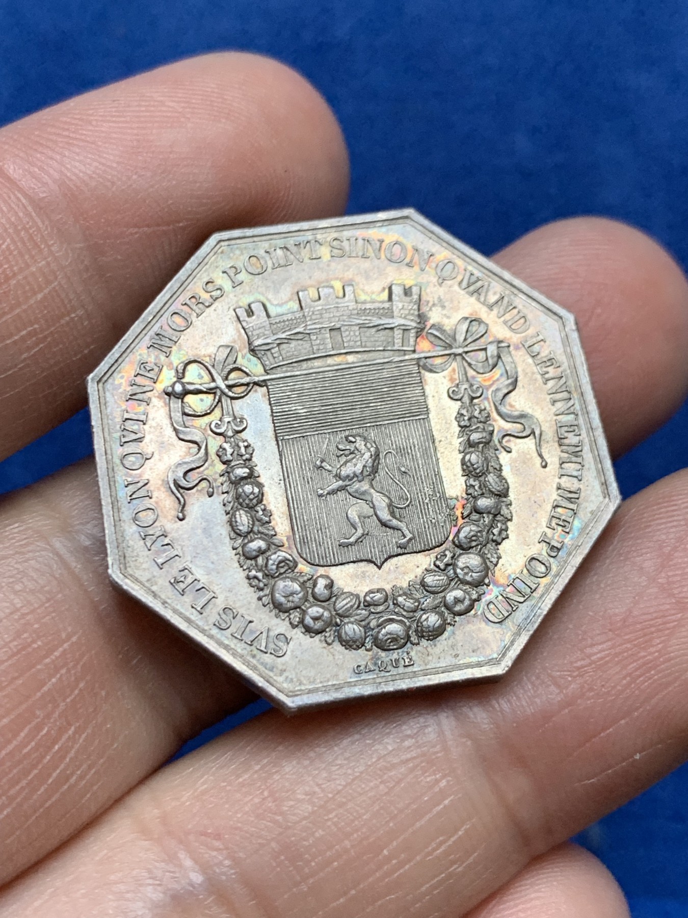 《竞宝斋》第262场-周日，周一，周二 3场连拍 (全场包邮) 法国八角银质代币，里昂商会，17.08g，31.7mm，1832年以前无边铭