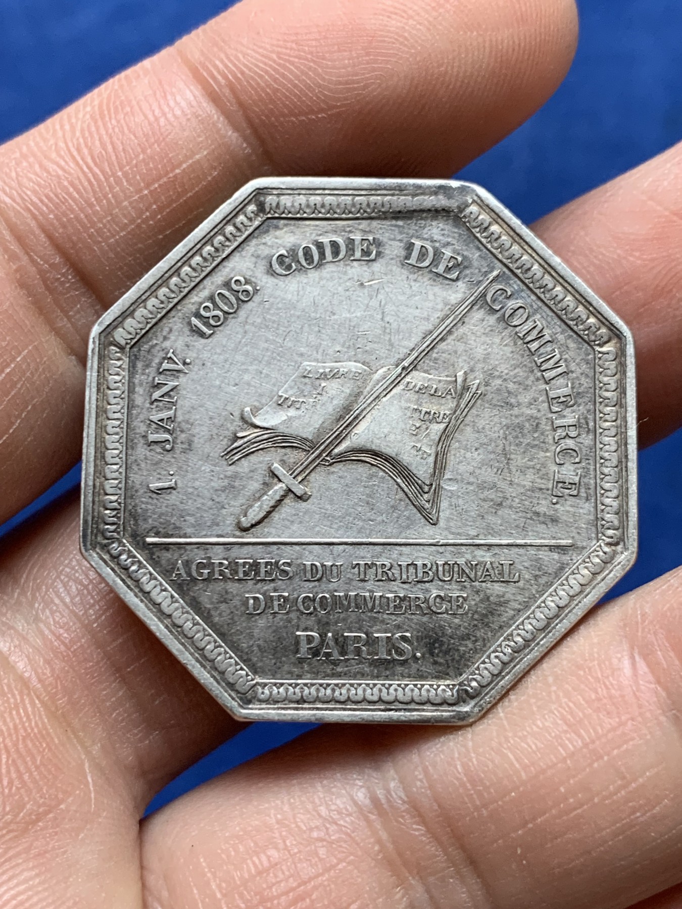 《竞宝斋》第262场-周日，周一，周二 3场连拍 (全场包邮) 法国八角银章，巴黎商事法庭获得路易十八的批准，20.20g，35.4mm，早期无边铭