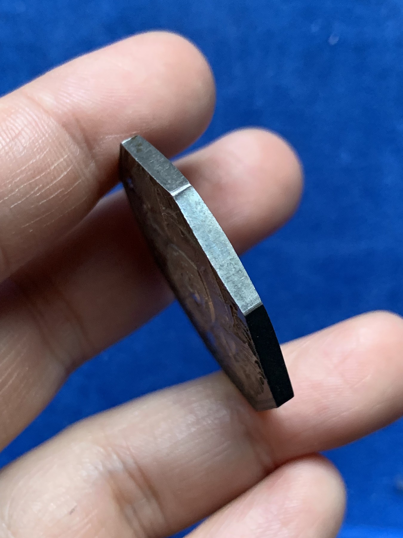 《竞宝斋》第262场-周日，周一，周二 3场连拍 (全场包邮) 法国巴黎贴现银行八角银质代币，厚重，状态极好，23.95g，35.8mm，丰饶角边铭