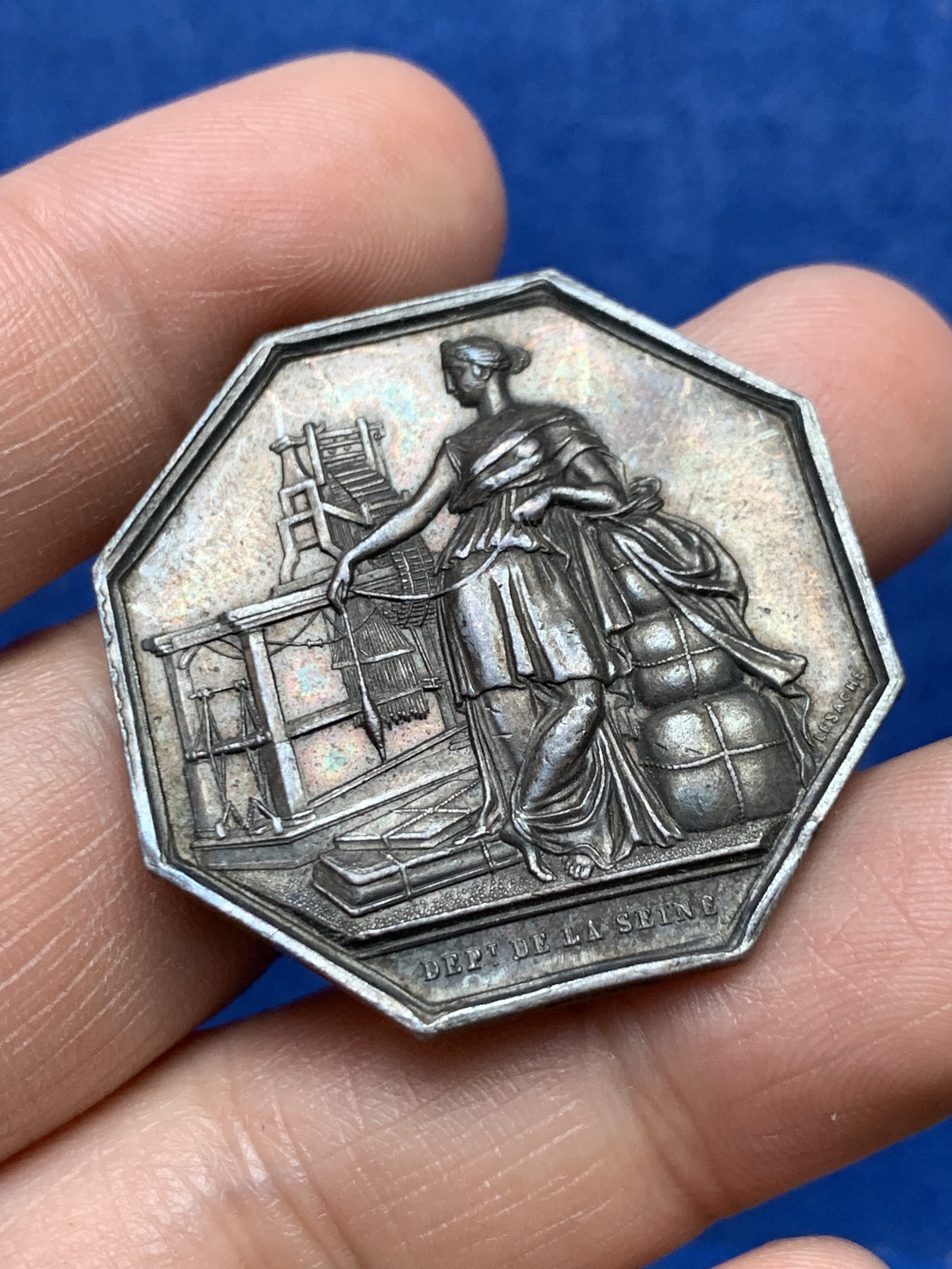 《竞宝斋》第262场-周日，周一，周二 3场连拍 (全场包邮) 法国1845-1860年塞纳河工会八角银质代币，19.06g，35.6mm，手指边铭