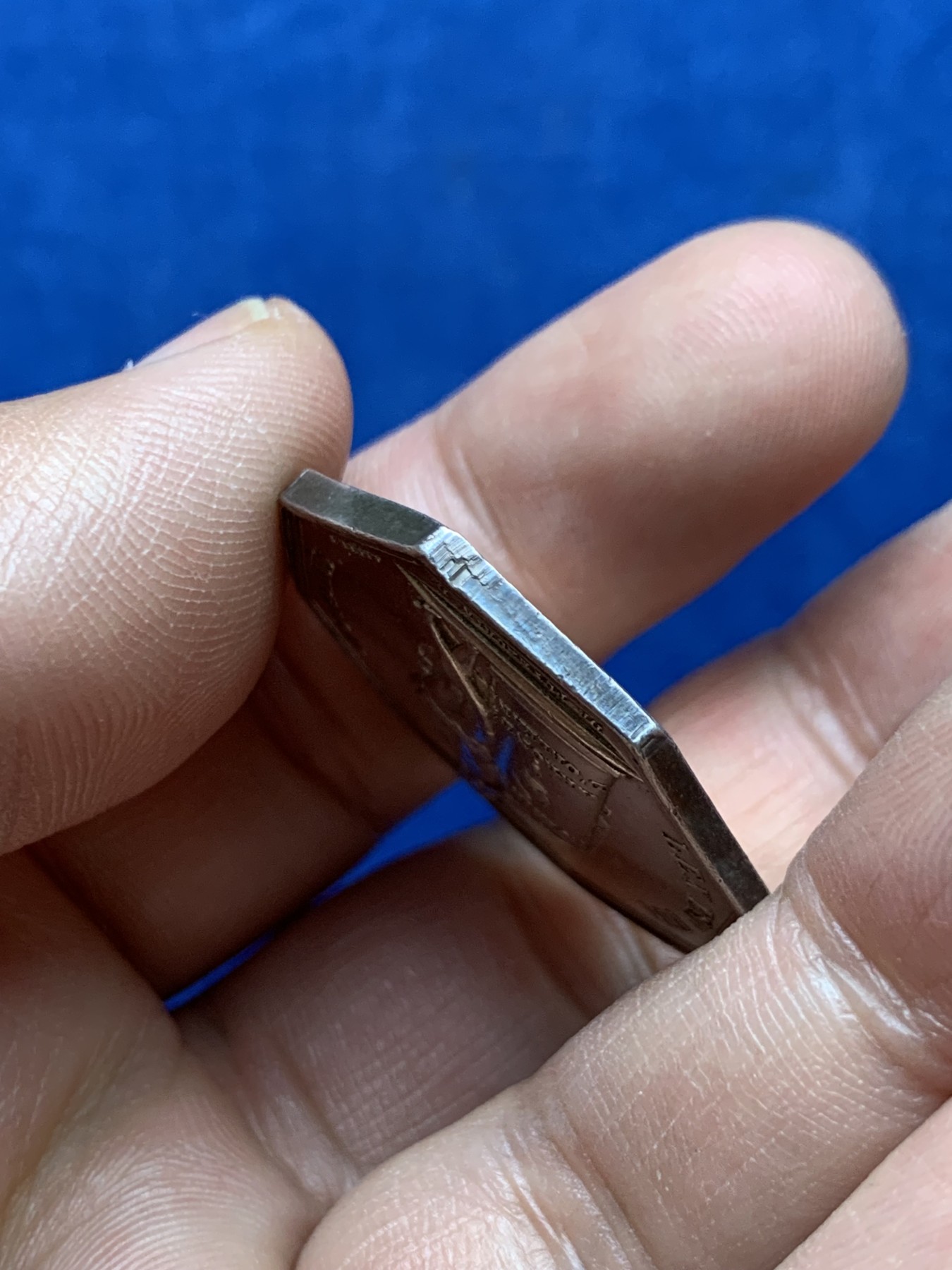 《竞宝斋》第262场-周日，周一，周二 3场连拍 (全场包邮) 法国奥尔良公证人银质八角代币，沉默之神塔喀特，13.59g，30.5mm，早期无边铭