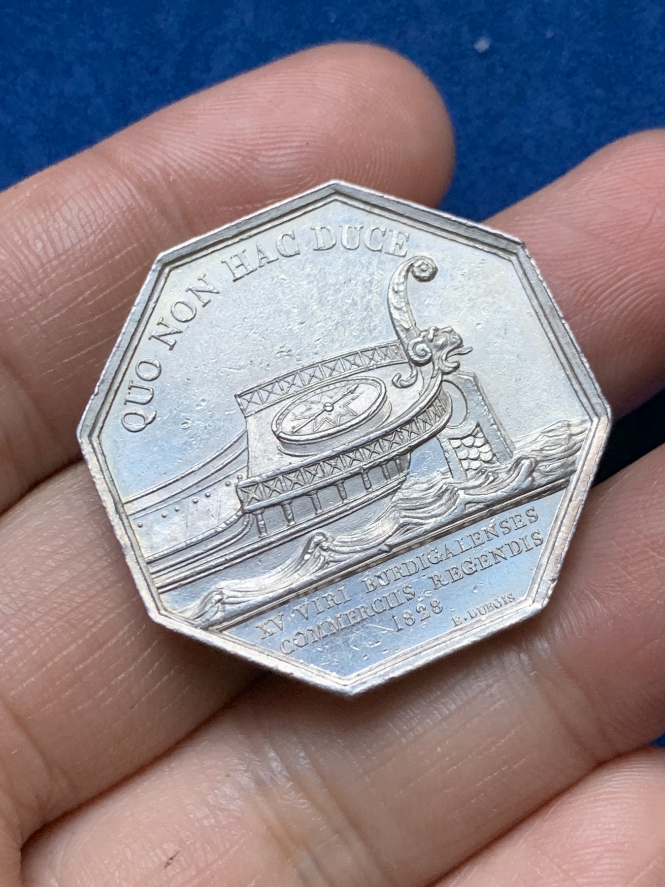 《竞宝斋》第262场-周日，周一，周二 3场连拍 (全场包邮) 法国JETON银质八角，1828年查理十世波尔多商会，直径33.2毫米 重量18.46克，早期光边原铸