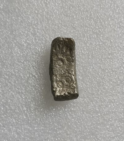 瓶子🏺第138期拍卖会 - 犍陀罗银条币 当作银锭使用 稀少短宽版本 公元前5-公元前3世纪   10克