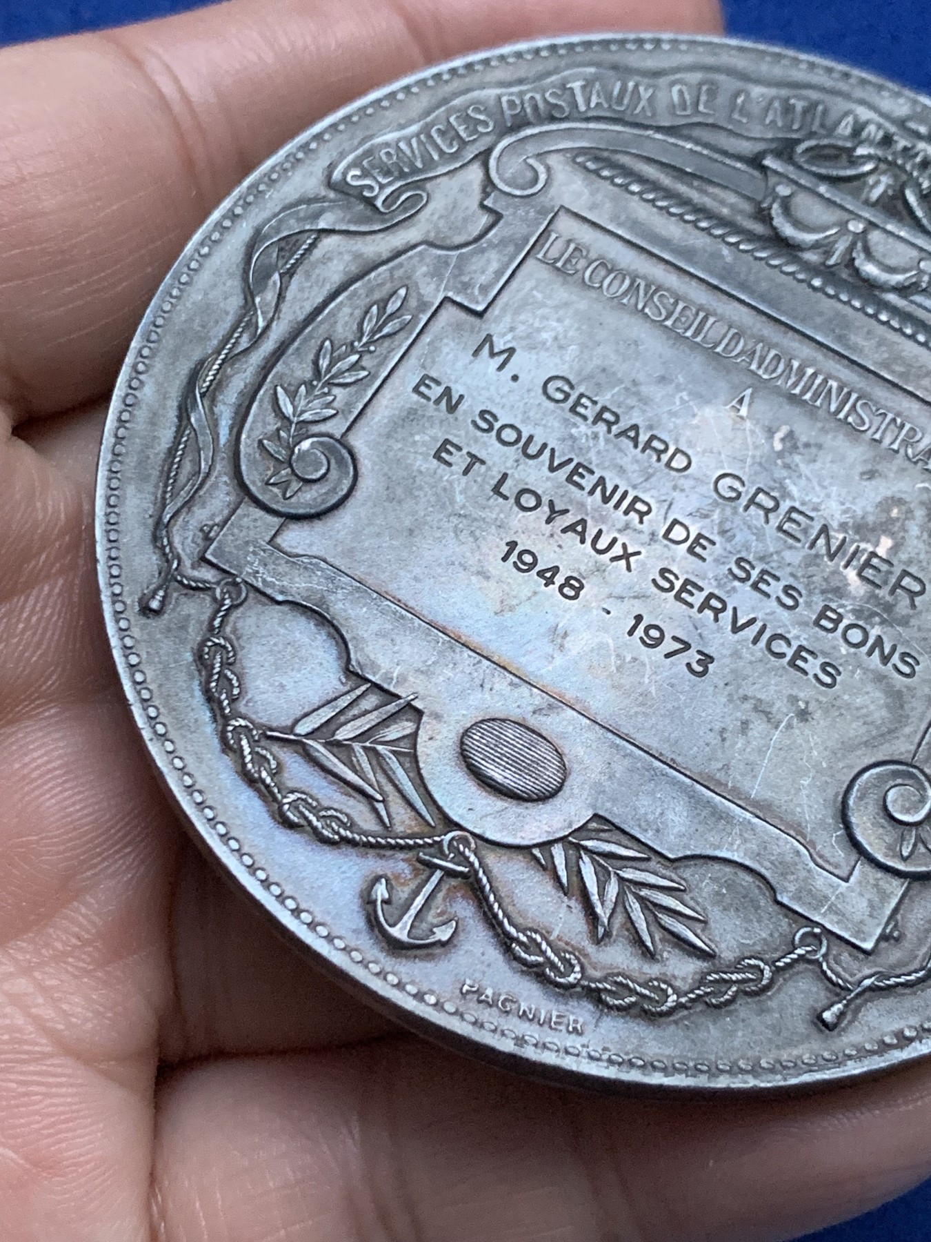 《竞宝斋》第262场-周日，周一，周二 3场连拍 (全场包邮) 法国跨大西洋运输公司银章，航海和商业之神围绕着椭圆的船，女神后面是连接大西洋彼岸的纽约自由女神，165.35g，68mm，边铭：密涅瓦厂标+ARGENT，含银95%