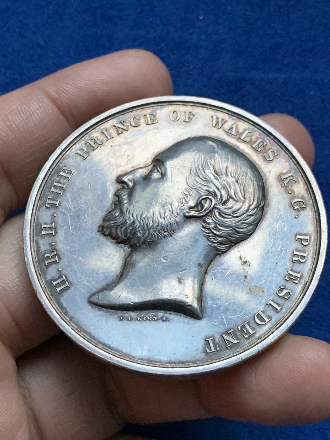 《竞宝斋》第262场-周日，周一，周二 3场连拍 (全场包邮) 英国1897年伦敦城市行业协会银质奖章，威尔士亲王，未来的爱德华七世，74.8g，51.2mm