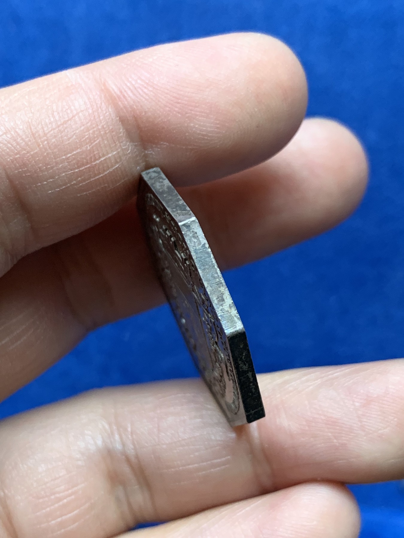 《竞宝斋》第262场-周日，周一，周二 3场连拍 (全场包邮) 法国八角银质代币，里昂商会，17.08g，31.7mm，1832年以前无边铭