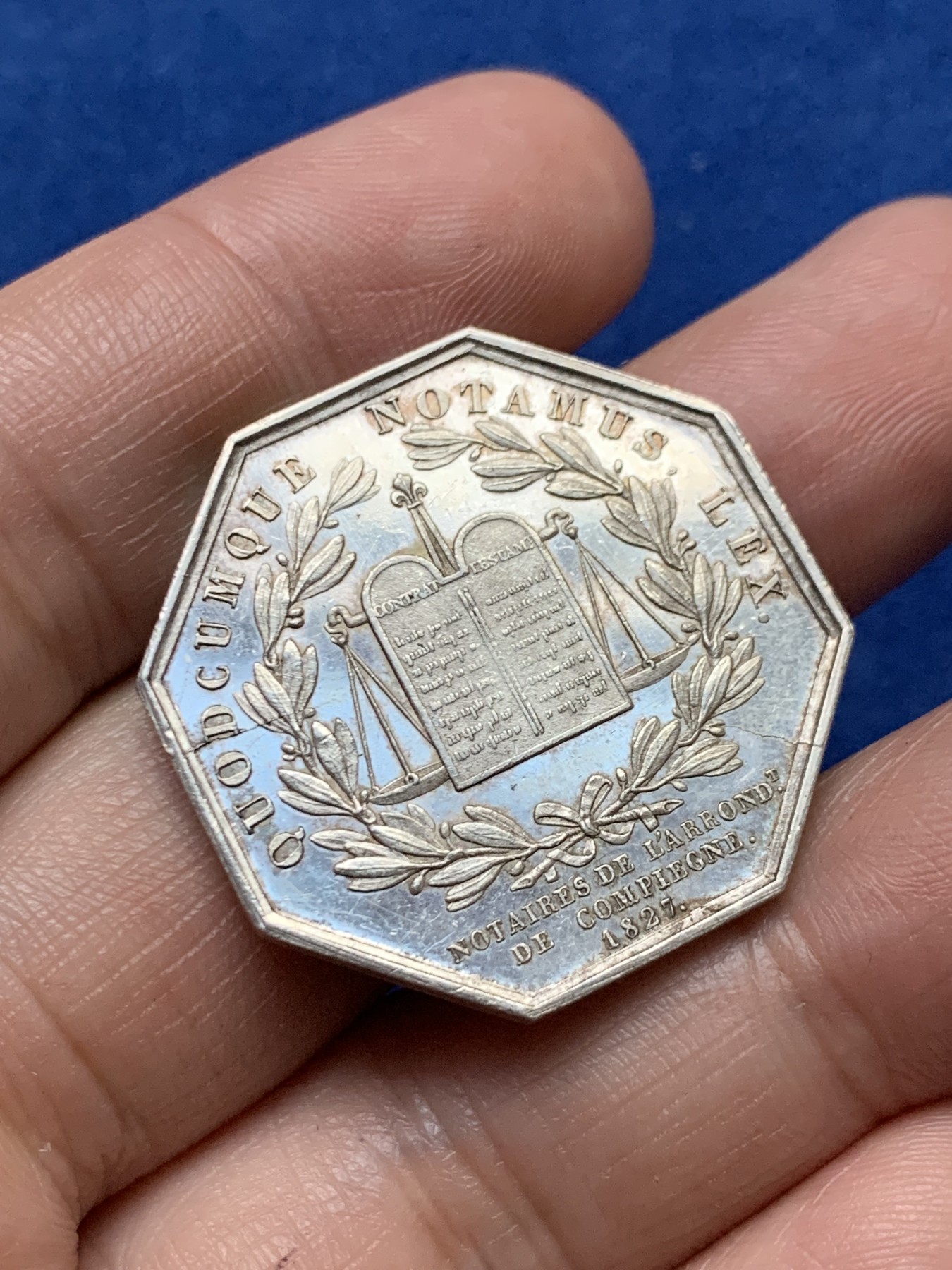 《竞宝斋》第262场-周日，周一，周二 3场连拍 (全场包邮) 法国八角银章，亚眠公证人，13.93g，31.5mm，1832年以前无边铭