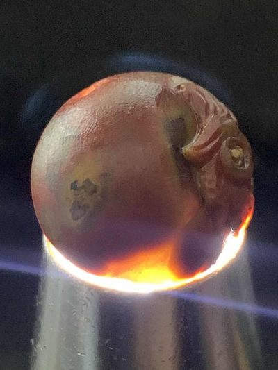 精美亚光冰飘战国红玛瑙手工俏色巧雕刻雄鸡珠子一颗 精美亚光冰飘战国红玛瑙手工俏色巧雕刻雄鸡珠子一颗