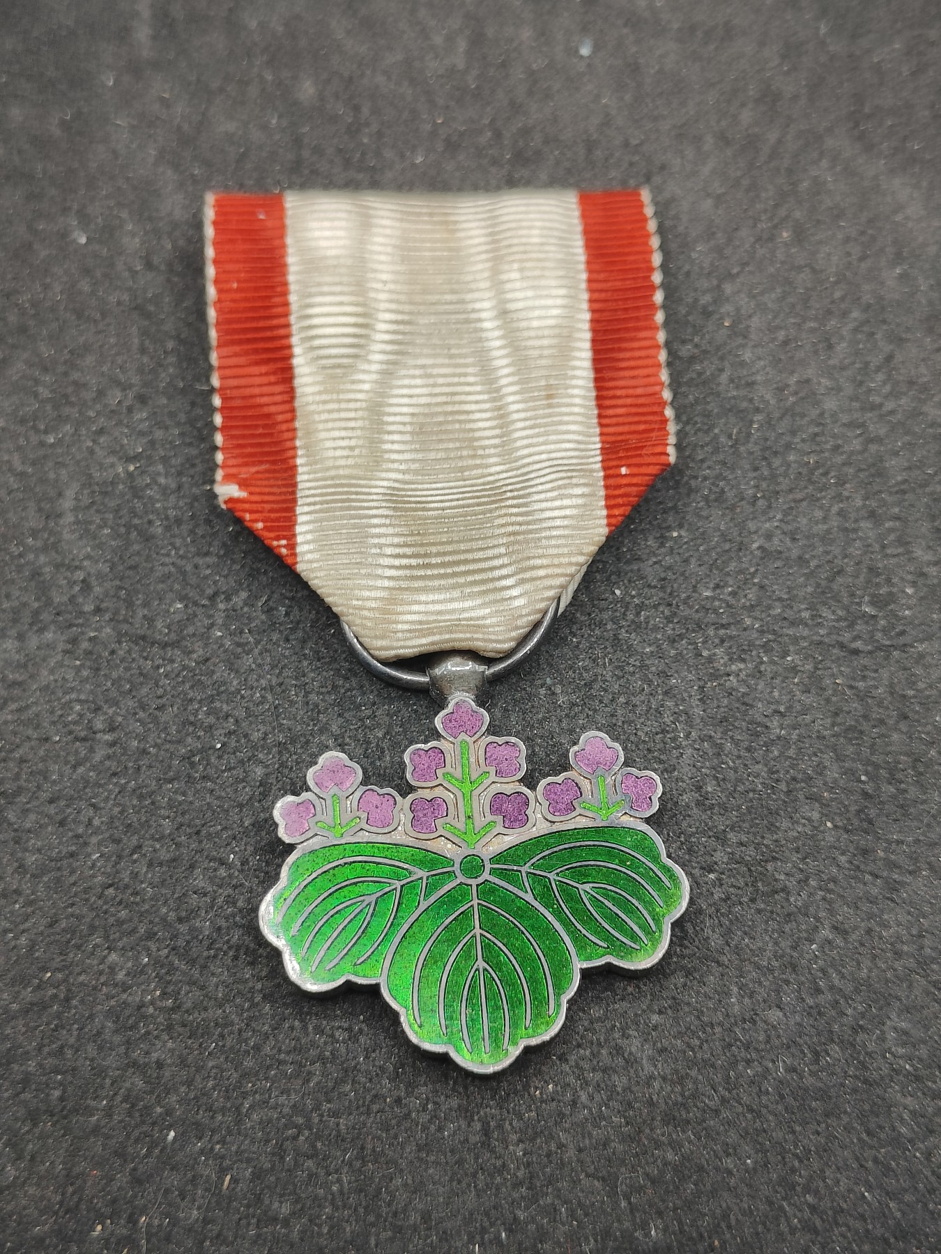 全场0元起拍 第150期 咸鱼国勋章拍卖专场 4月24日（周三）下午6：00开始 日本明治时期 七等青叶章 美品无损 纯银制