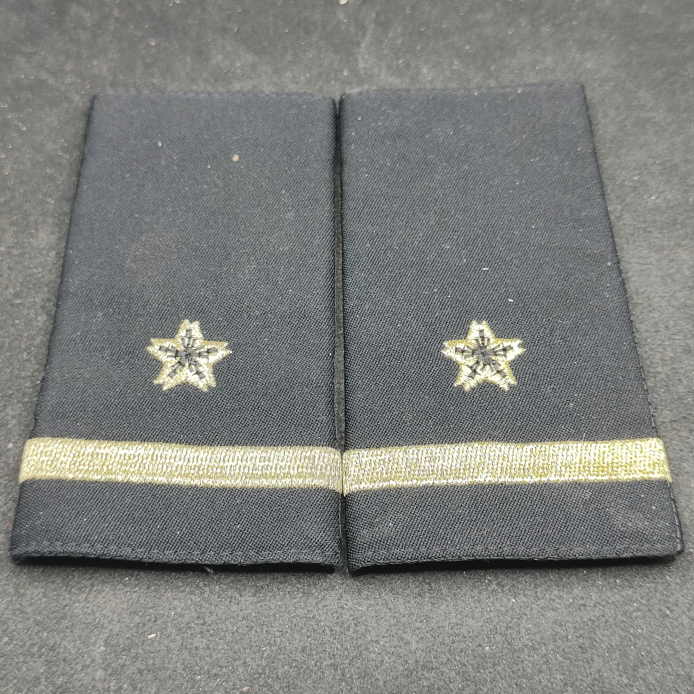 全场0元起拍 第150期 咸鱼国勋章拍卖专场 4月24日（周三）下午6：00开始 日本海自肩章 三尉阶级