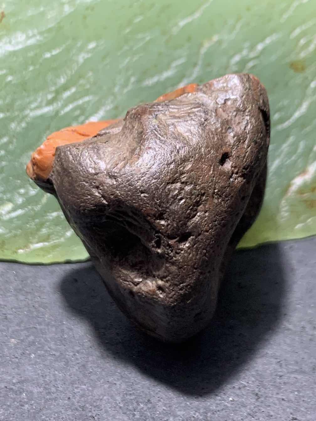 精美开口铁皮柿子红南红玛瑙原石一颗