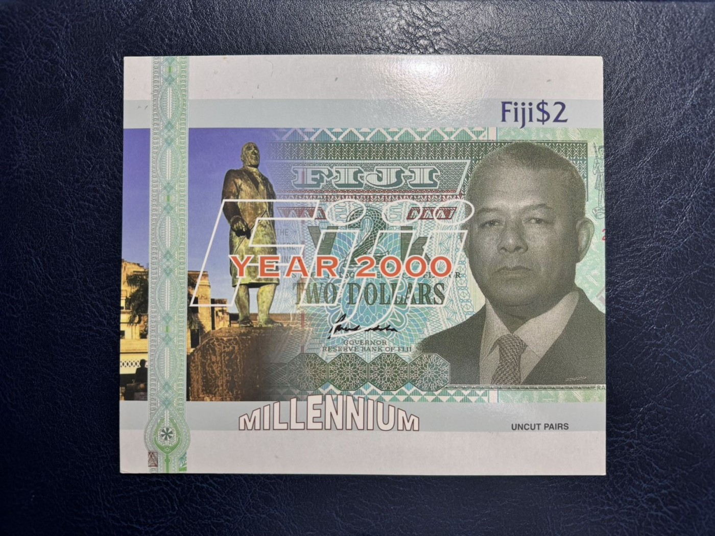 收藏联盟Quantum Auction 第340期拍卖  斐济2000年2元千禧年联体纪念钞 品相全新UNC 带原册