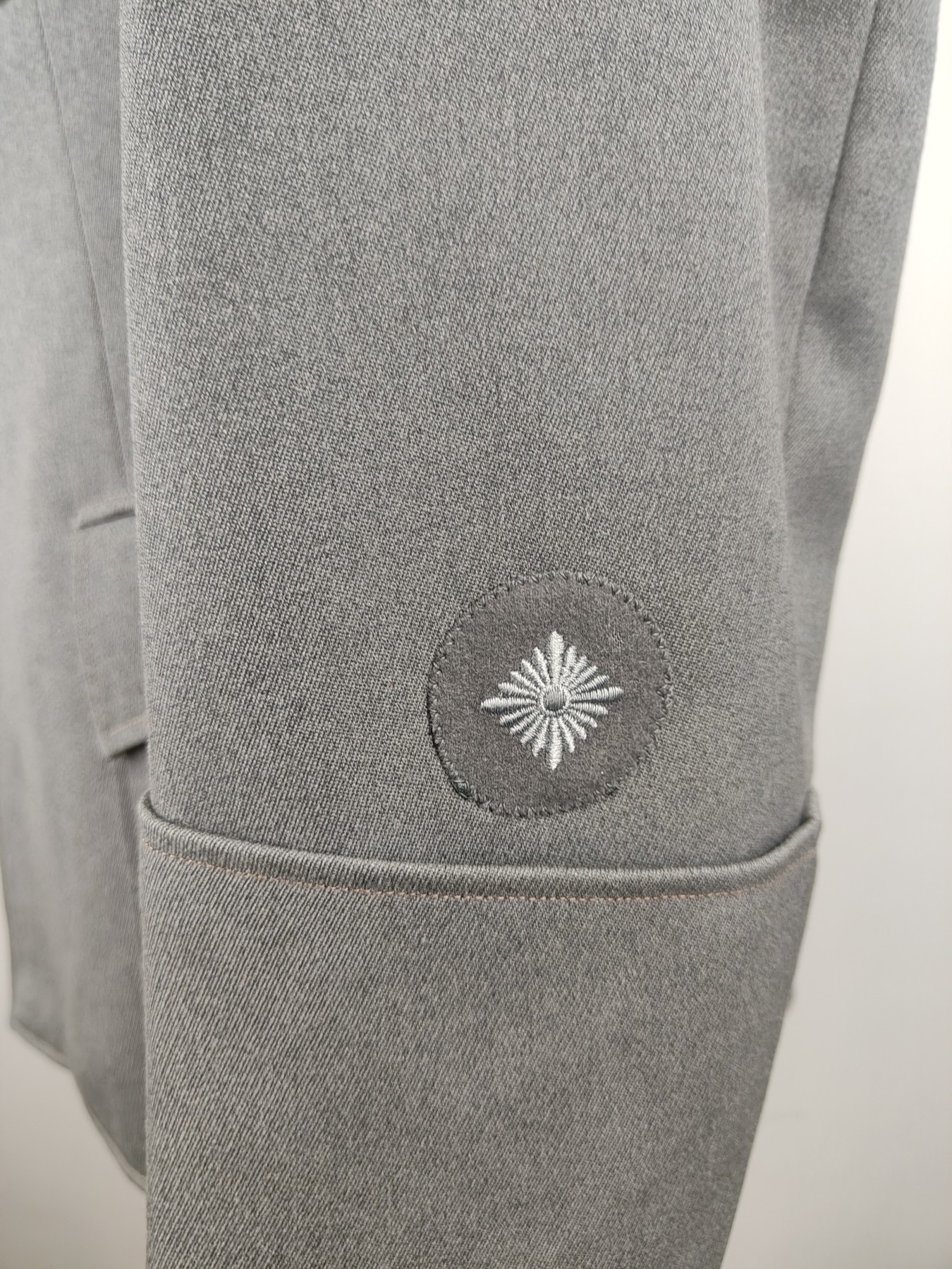 全场0元起拍 第150期 咸鱼国勋章拍卖专场 4月24日（周三）下午6：00开始 西德早期法袖工兵士官常服上衣 胸围100 肩宽45 衣长75 袖长63