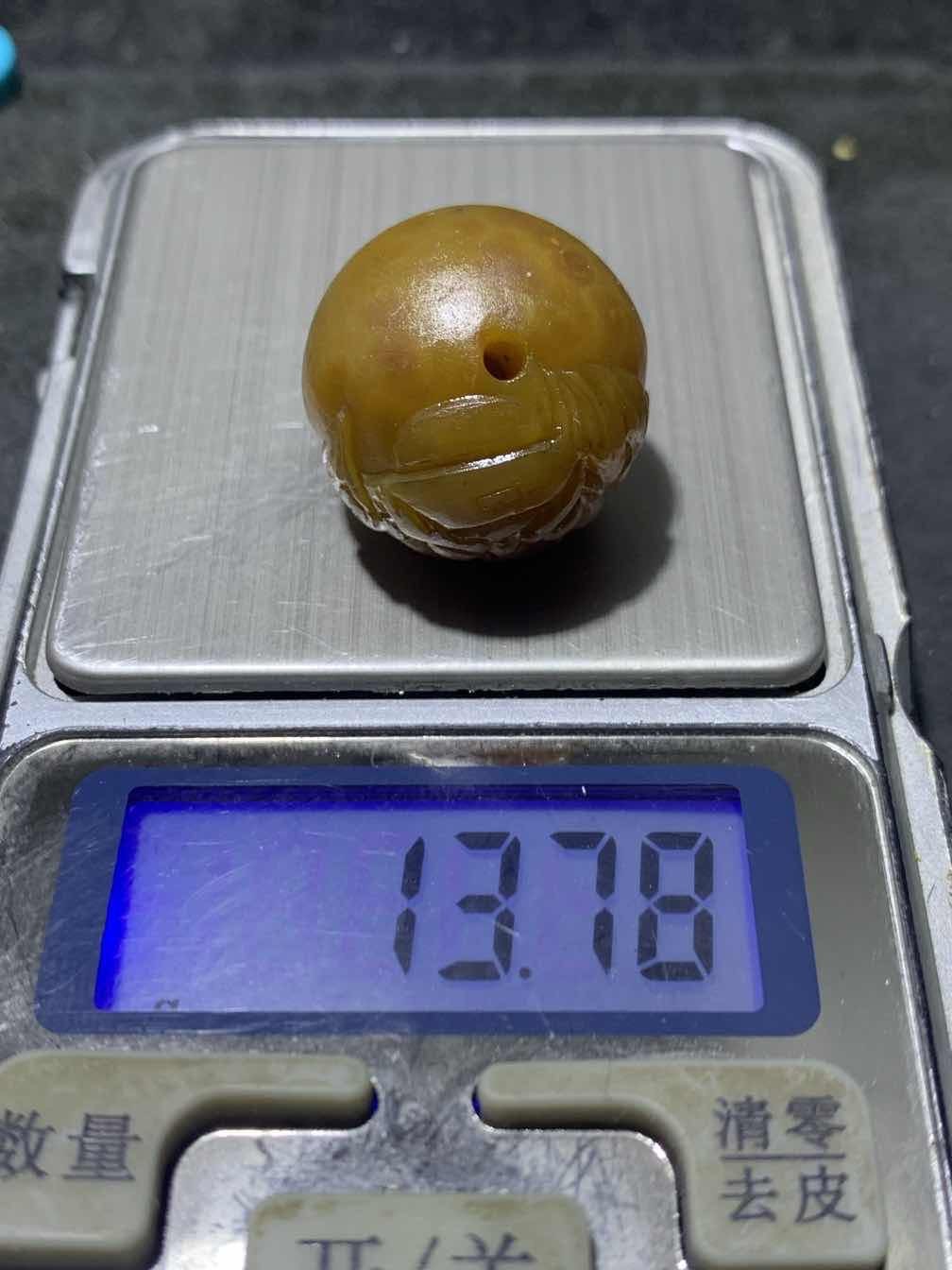 精美亚光高玉化黄金色战国红玛瑙手工雕刻钟馗圆珠一个，