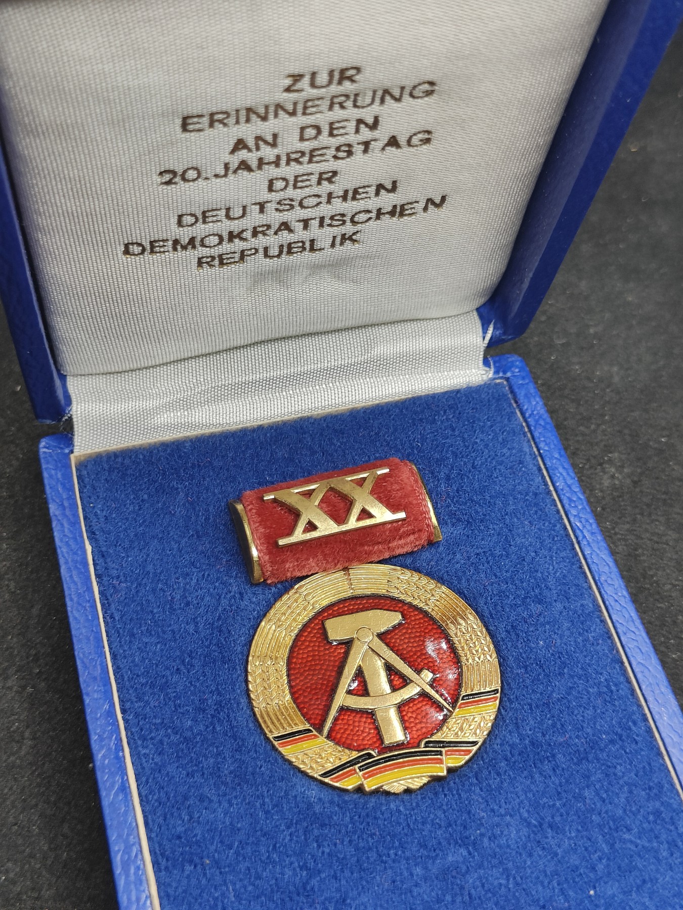 全场0元起拍 第150期 咸鱼国勋章拍卖专场 4月24日（周三）下午6：00开始 早期第一版良好做工 铜珐琅 东德20周年建国纪念章