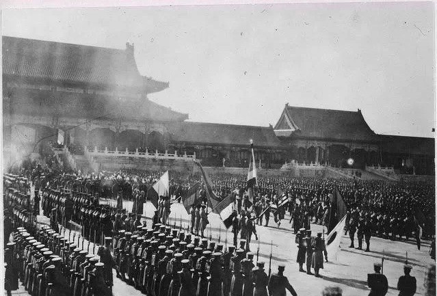 意大利庚子，意大利罗马皇家造币局产 实发版，原绶带，带原铭条，仅有700多枚，数量极少，不要用后配绶带，民间定制版的意大利庚子来比，展示