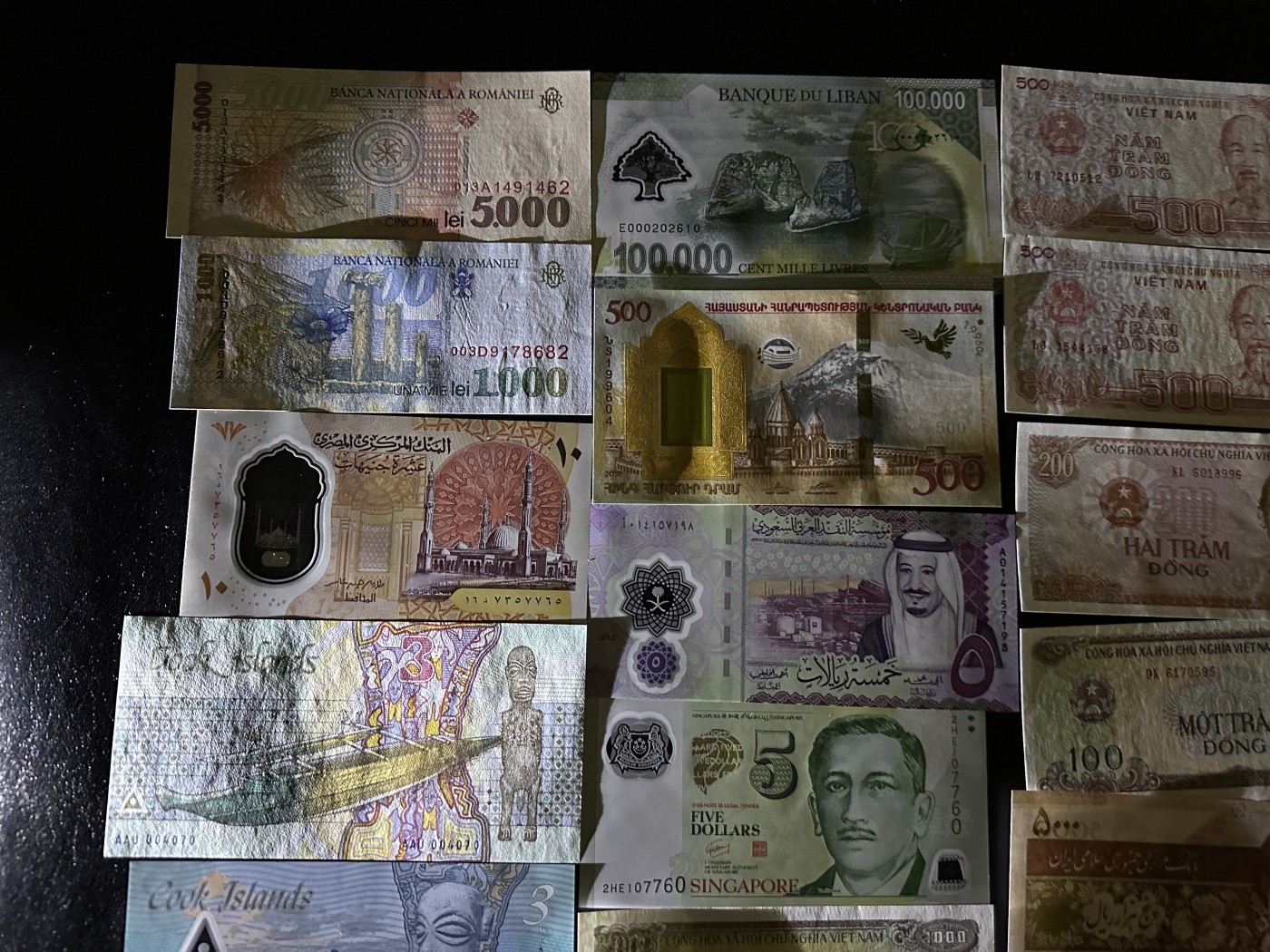 《外钞收藏家》第三百六十二期 几个国家 精美纸币22张 全新