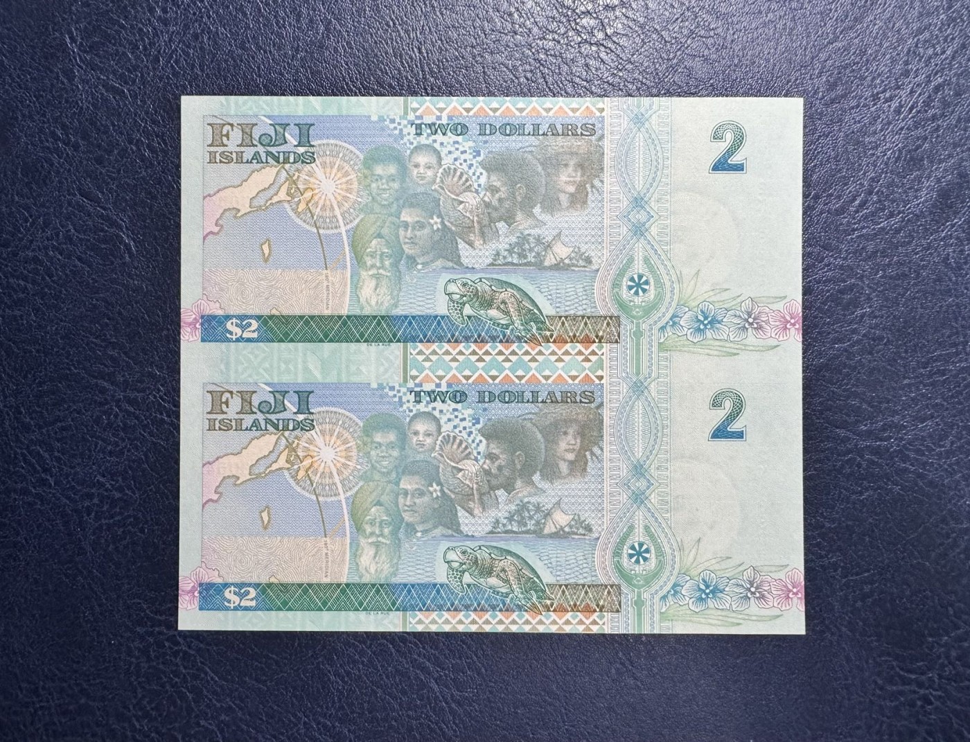 收藏联盟Quantum Auction 第340期拍卖  斐济2000年2元千禧年联体纪念钞 品相全新UNC 带原册