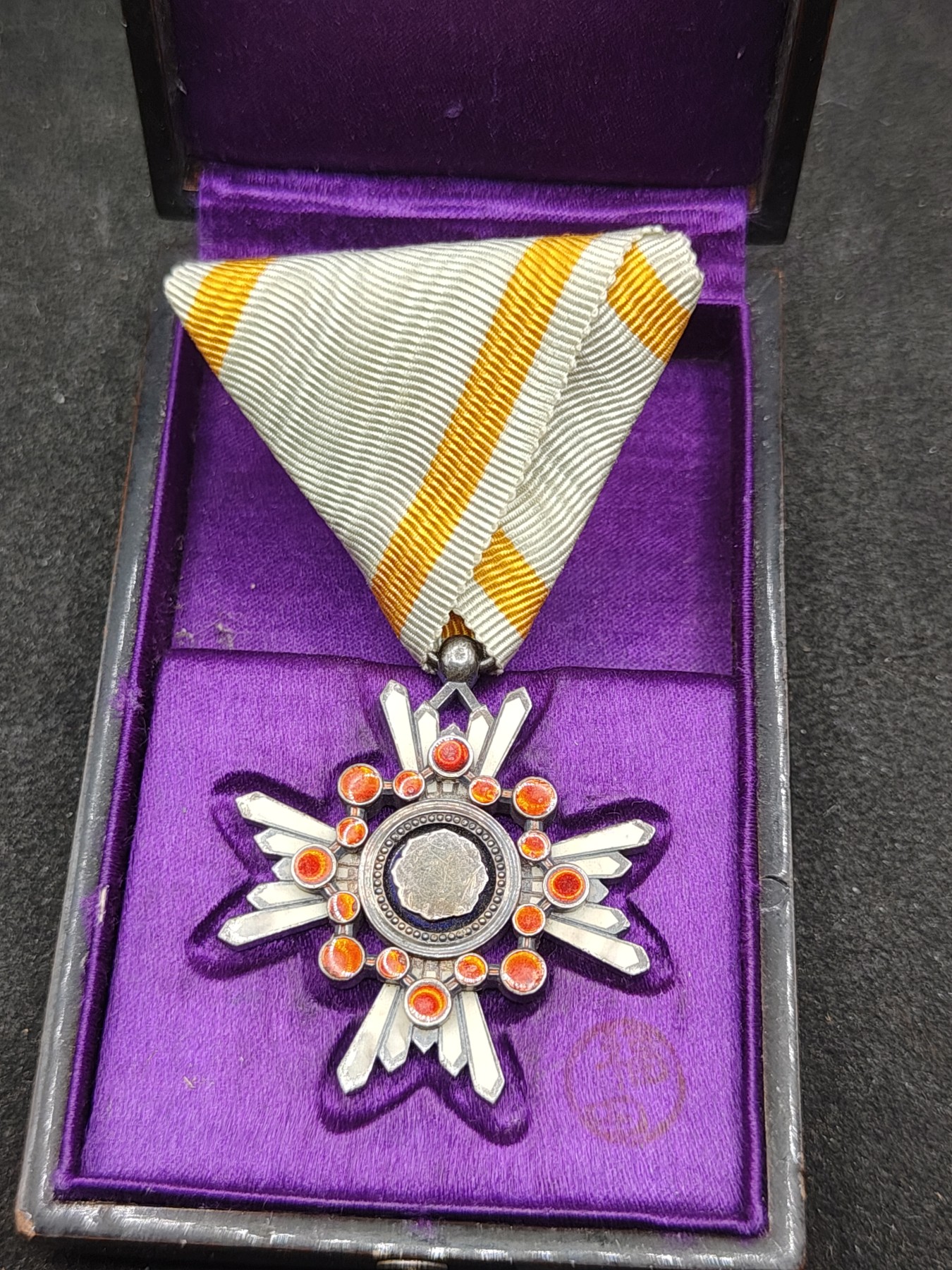 全场0元起拍 第150期 咸鱼国勋章拍卖专场 4月24日（周三）下午6：00开始 日本战时 六等瑞宝章银制带盒