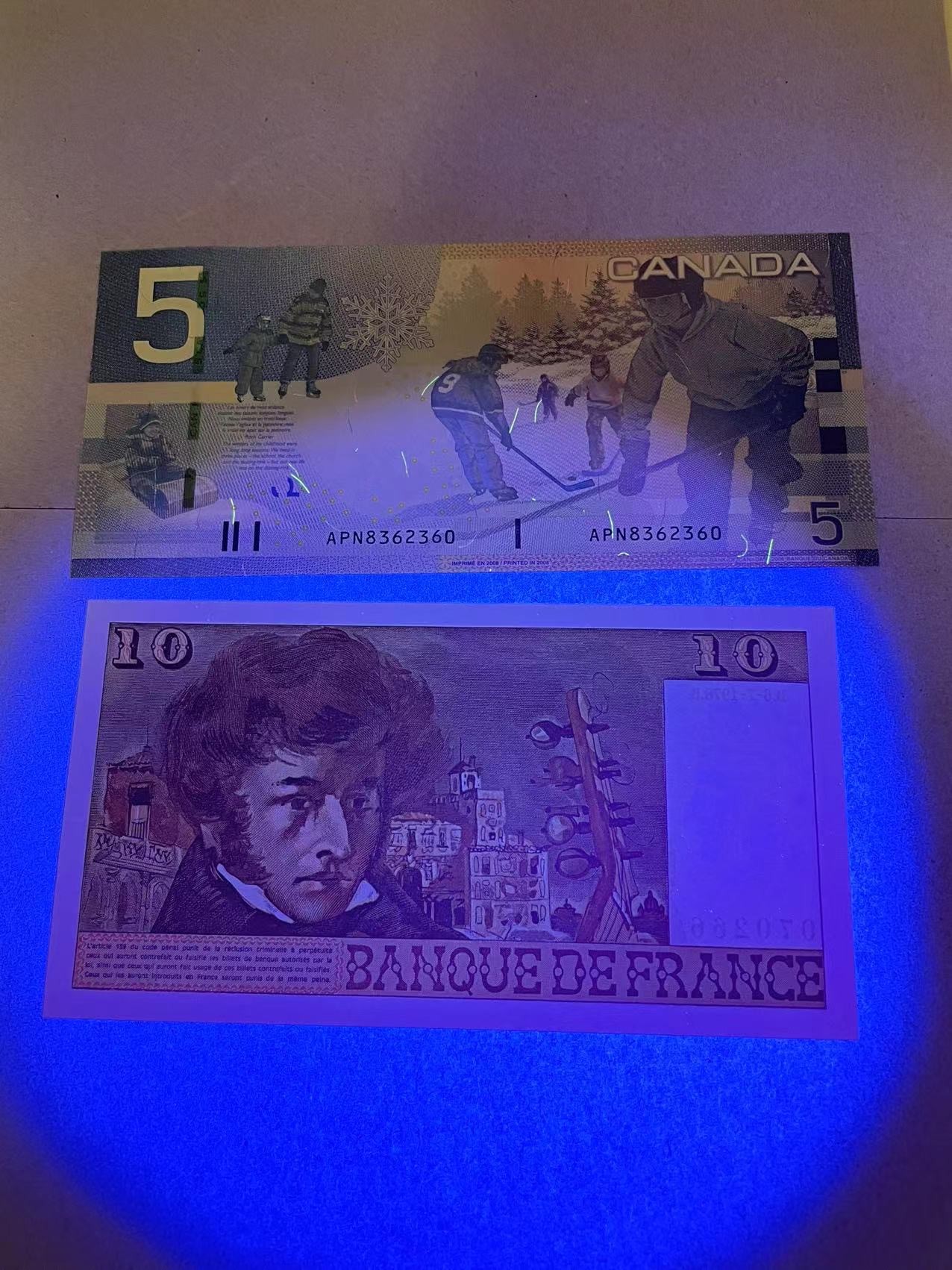 Chase Auction 第28期 - - 外钞、民国钞和人民币混合场！ 加拿大旅版5元和法国1978年10法郎一组，全新unc品相，两张号码都很不错且居中也很好凹凸感特别好，够资格评级（此拍中拍者赠送日本和平精致铁盒香烟盒一个）