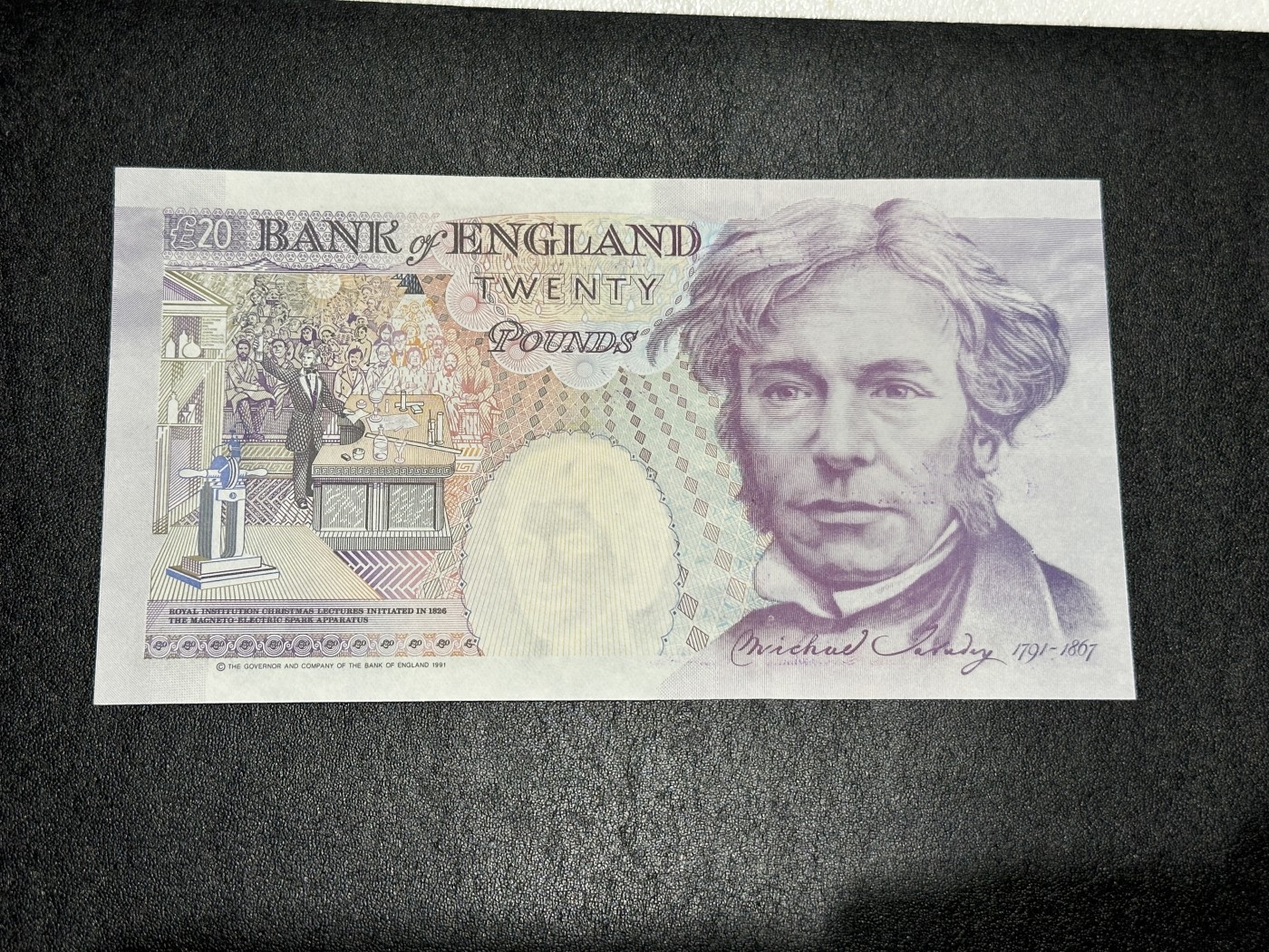 《外钞收藏家》第三百六十二期 英国E序列20镑 皇冠版 全新UNC 靓号