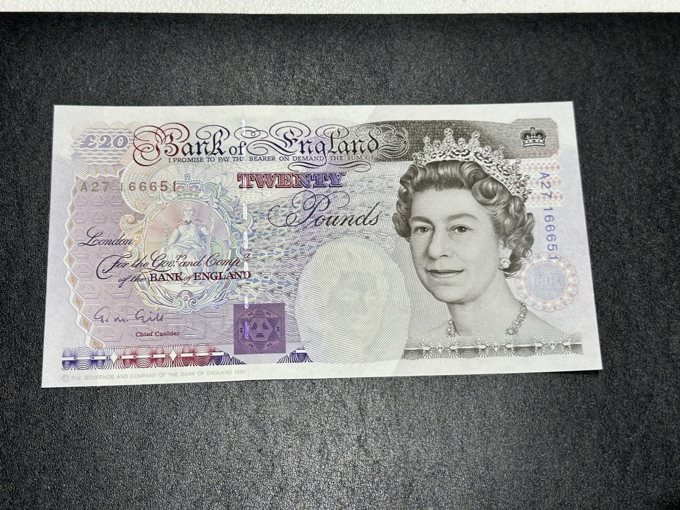 《外钞收藏家》第三百六十二期 英国E序列20镑 皇冠版 全新UNC 靓号