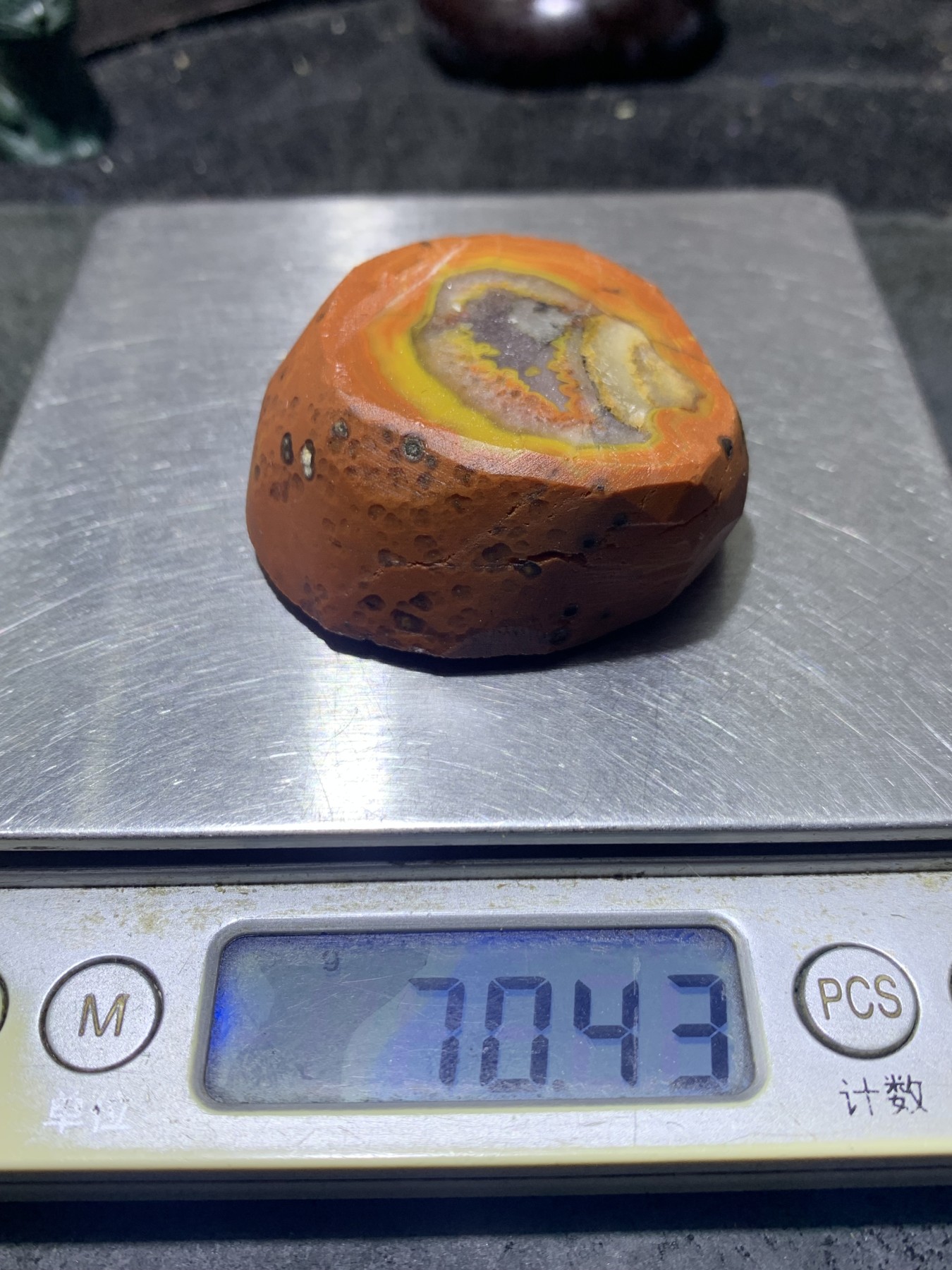 精美冰飘亚光战国红玛瑙明料原石一个！