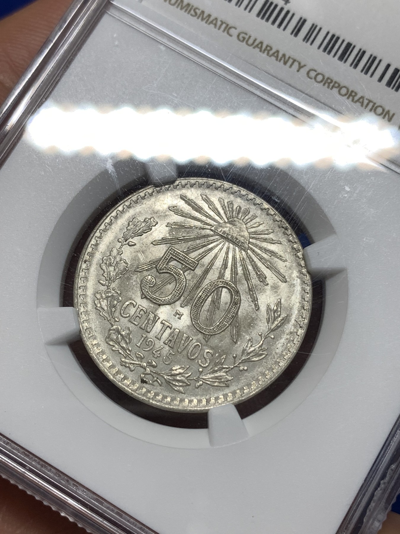 《竞宝斋》第260场-周日，周一，周二 3场连拍 (全场包邮) NGC MS66 1945年墨西哥鹰洋50分银币 币面凝霜十分养眼