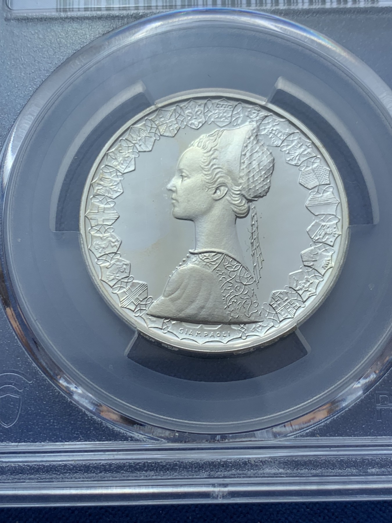 《竞宝斋》第260场-周日，周一，周二 3场连拍 (全场包邮) PCGS PR68DCAM 意大利精制帆船少女500里拉银币 1985年 发行首年